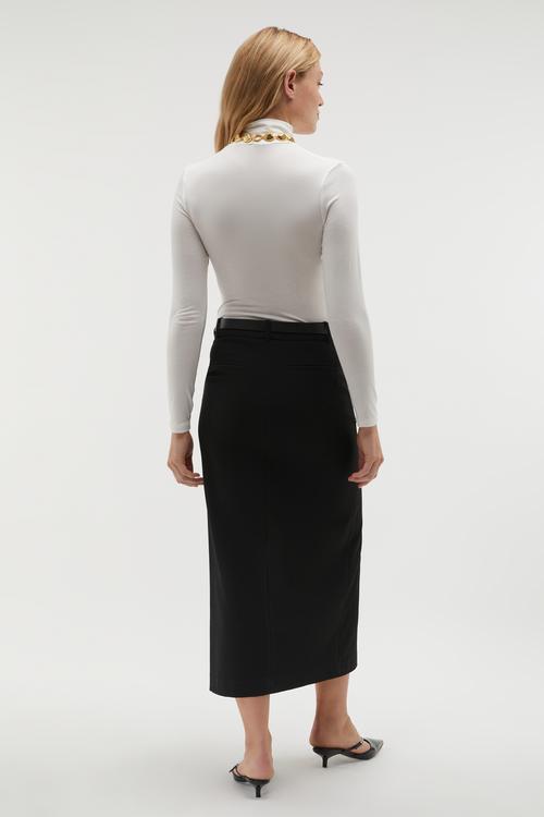  DİK YAKA UZUN KOLLU T-SHIRT