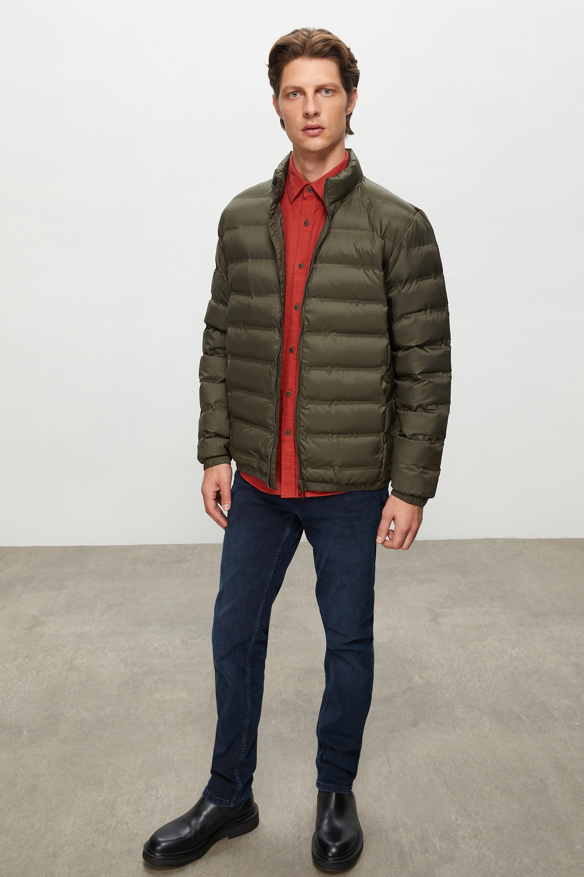 DİK YAKA ŞİŞME MONT