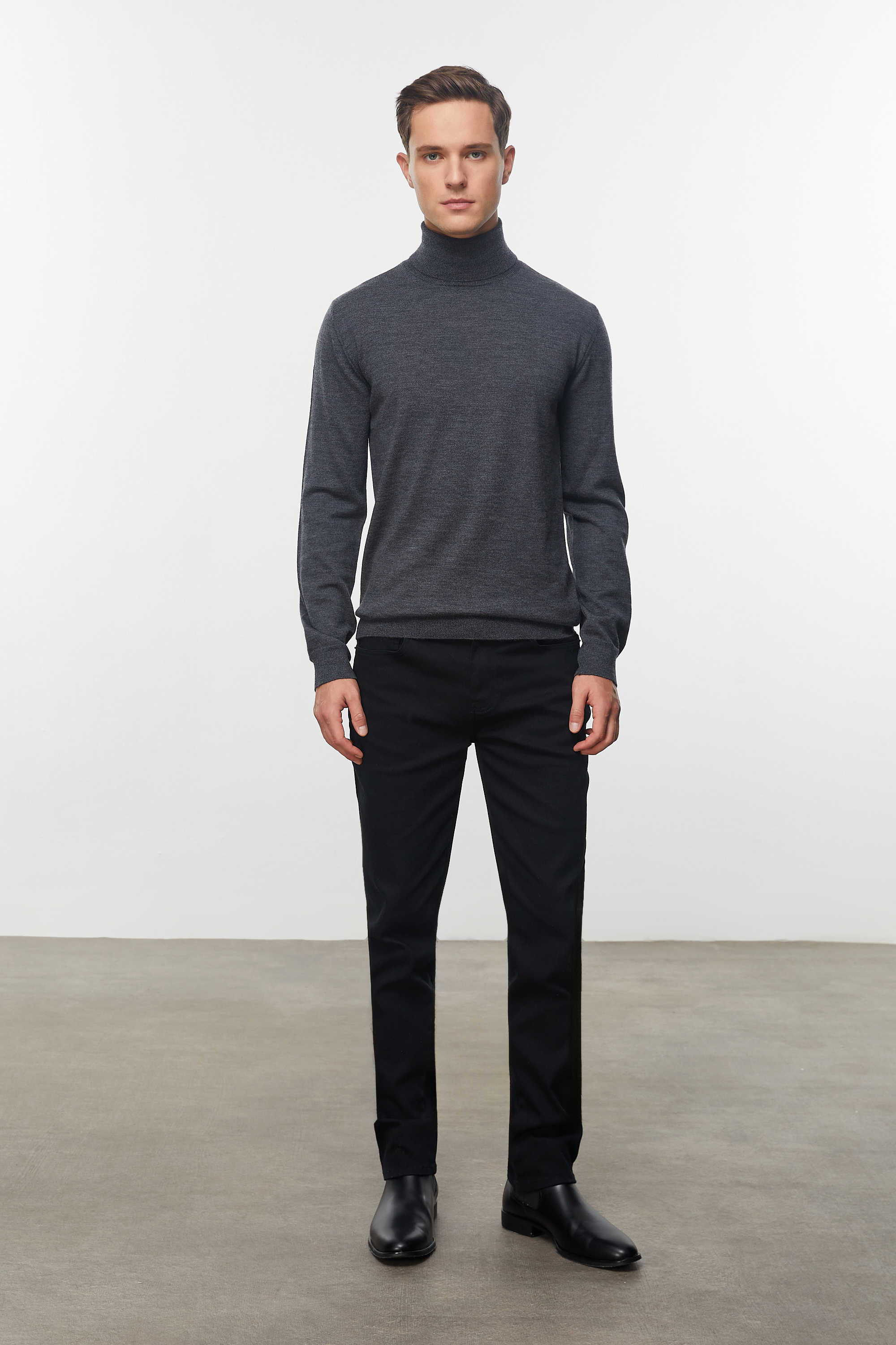 BALIKÇI YAKA MERİNO YÜN KAZAK