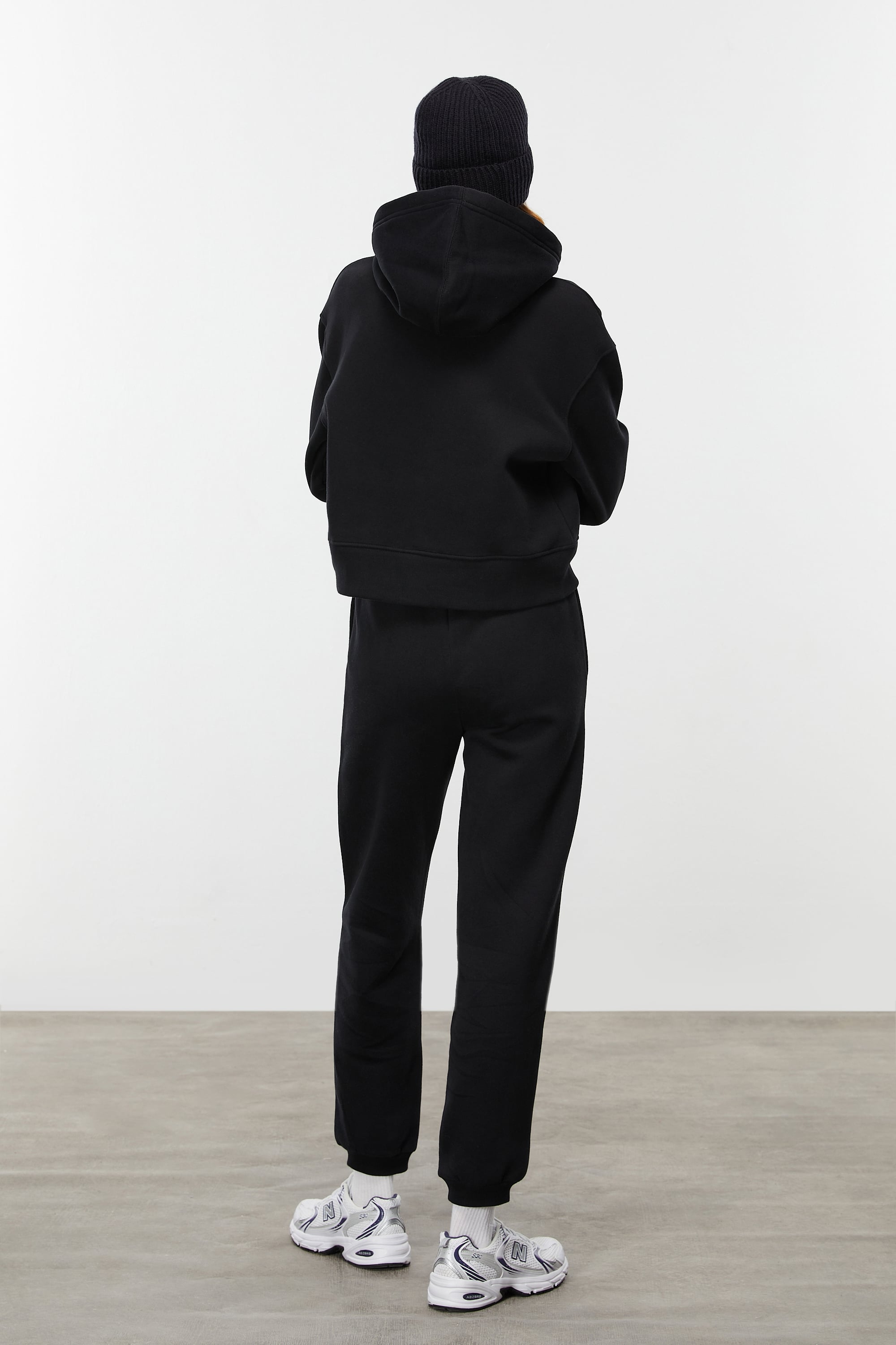 KAPÜŞONLU SWEATSHIRT