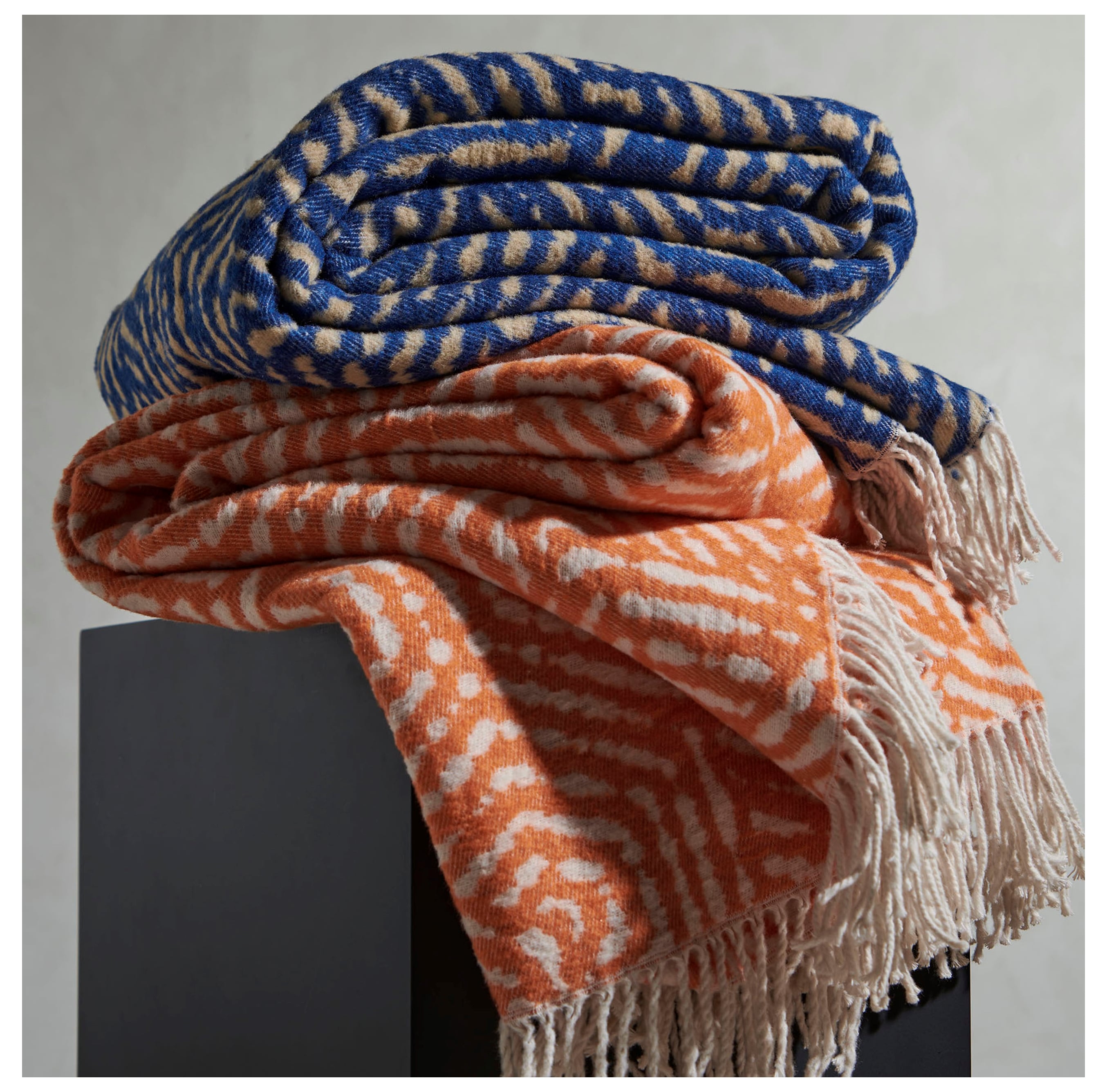 DORA PÜSKÜLLÜ BATTANİYE LACİVERT 200X220