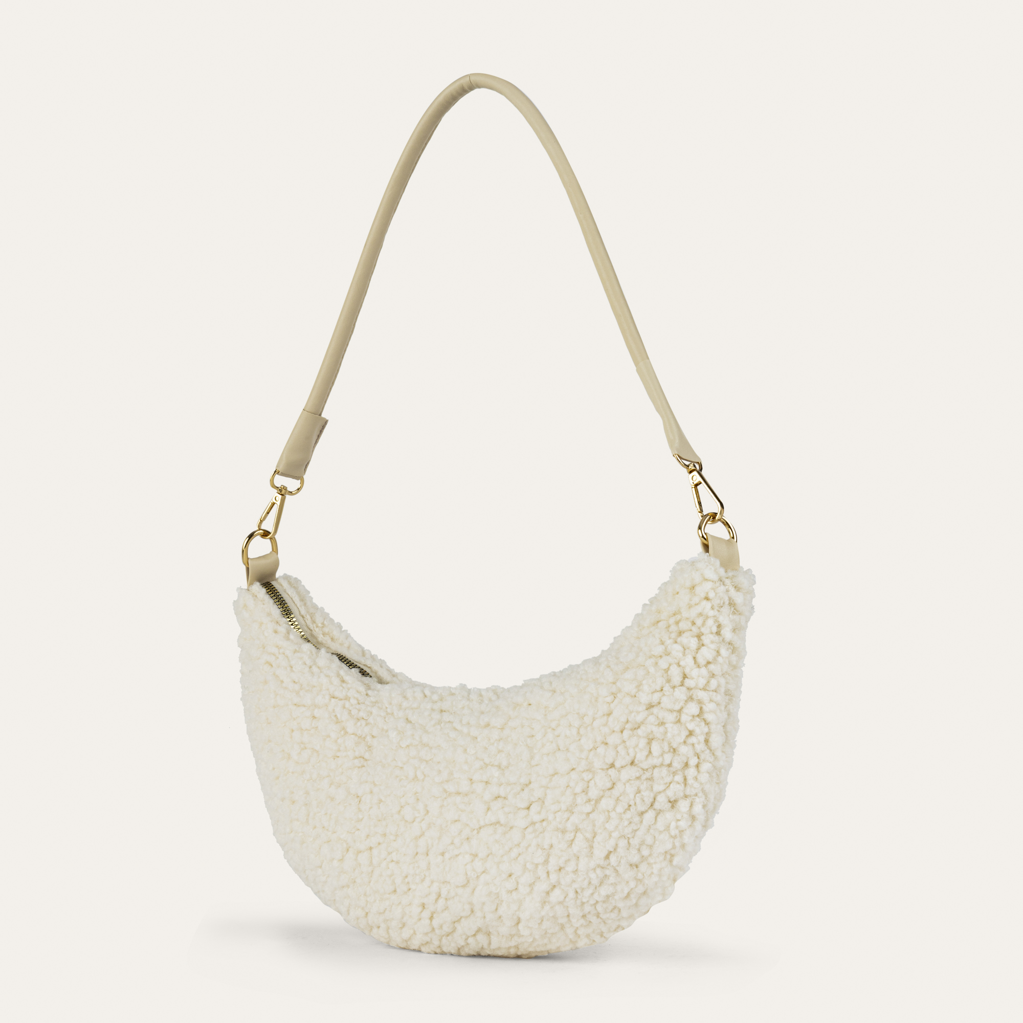 PELÜŞ OMUZ ÇANTASI