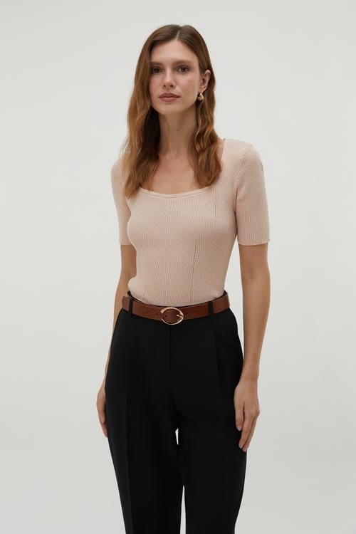 KARE YAKA KISA KOLLU TRİKO KAZAK