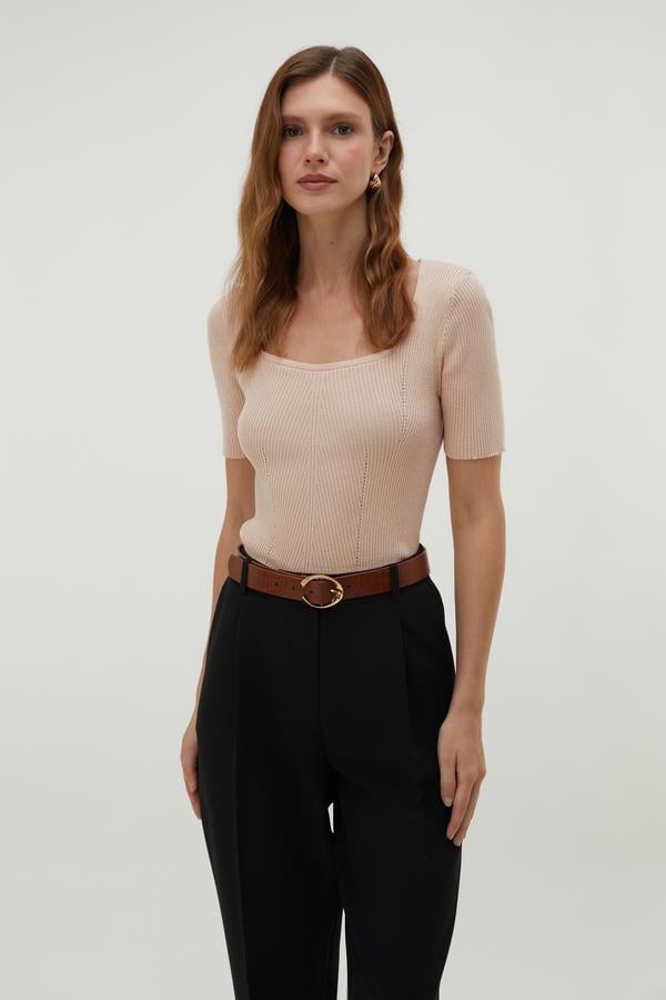 KARE YAKA KISA KOLLU TRİKO KAZAK