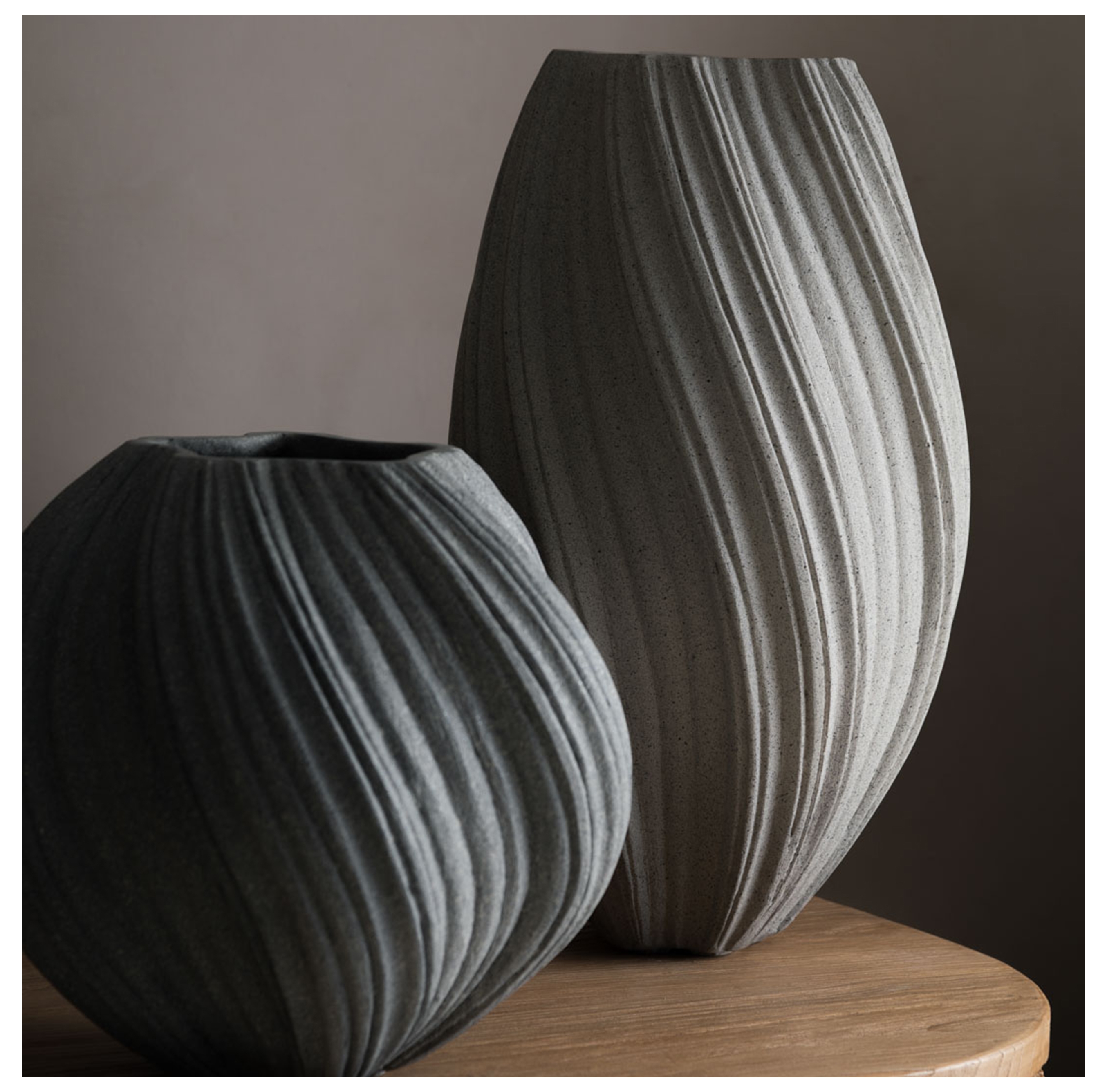 SPIRAL VAZO GRİ 34X32CM