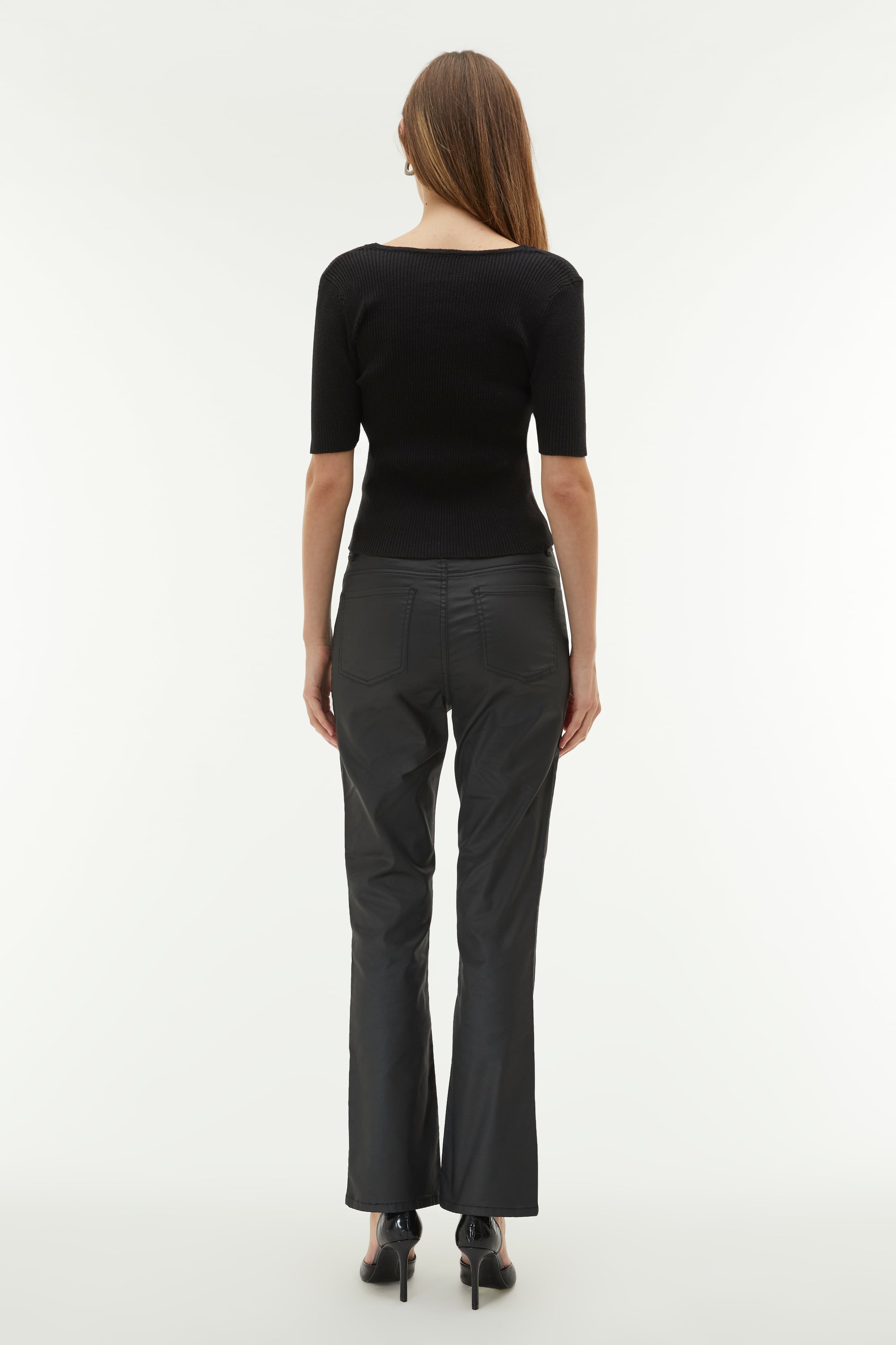 KARE YAKA KISA KOLLU TRİKO KAZAK