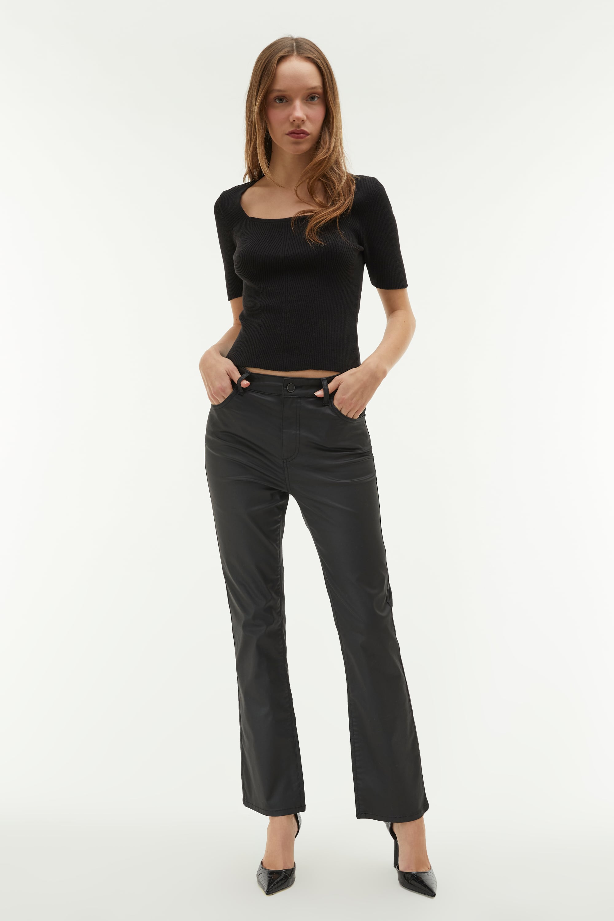 KARE YAKA KISA KOLLU TRİKO KAZAK