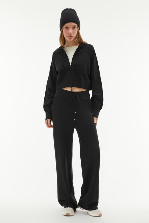 FERMUARLI KAPÜŞONLU CROP SWEATSHIRT