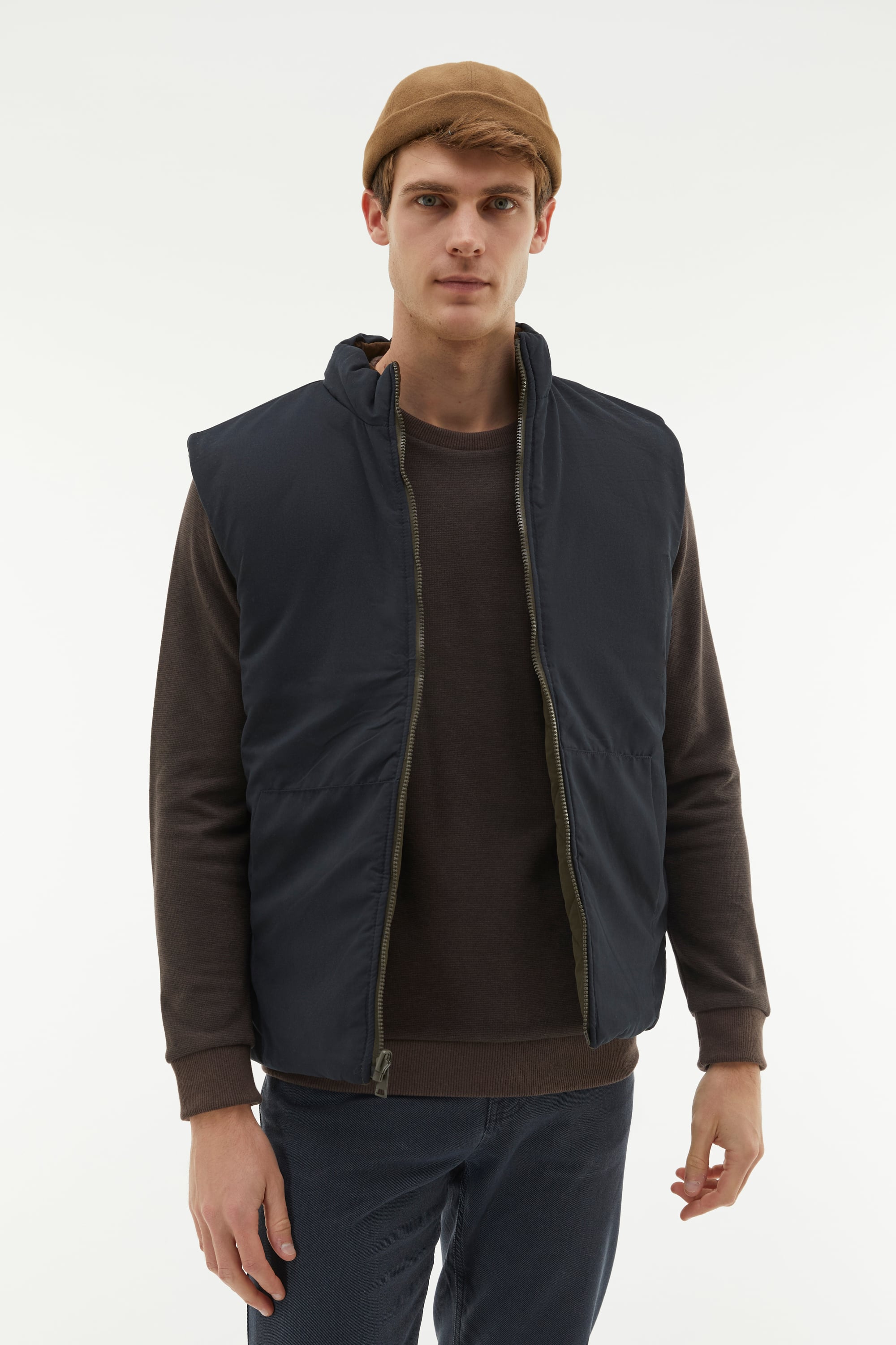 KAPİTONELİ ŞİŞME YELEK