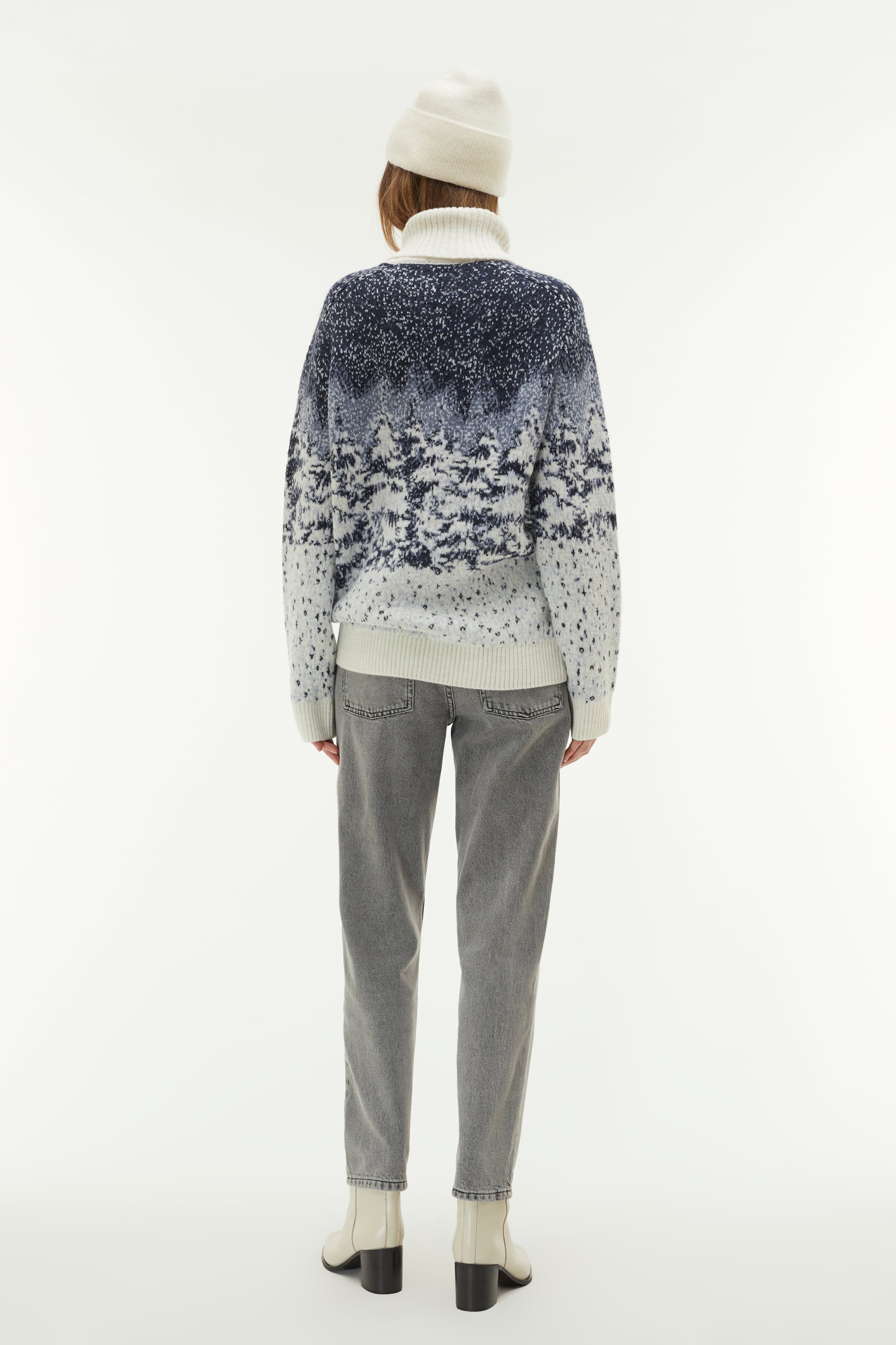 JAKARLI BALIKÇI YAKA DESENLİ KAZAK