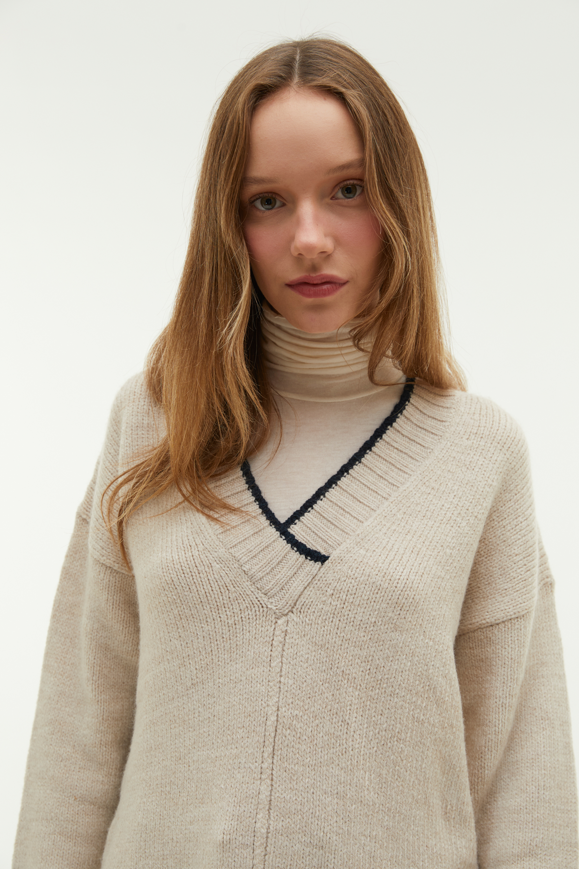 ÇİZGİLİ LOOSE FİT V YAKA KAZAK