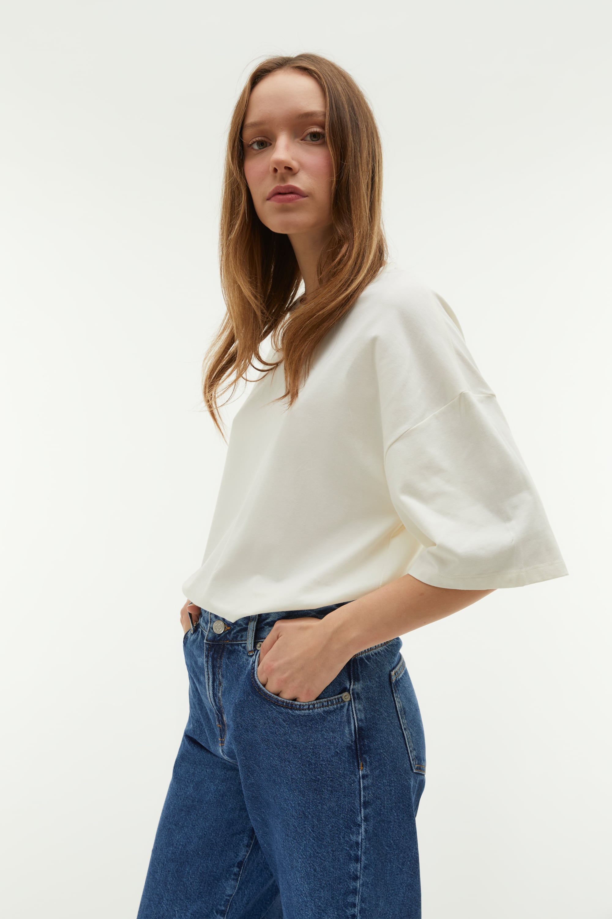 BİSİKLET YAKA OVERSIZE KISA KOLLU T-SHIRT