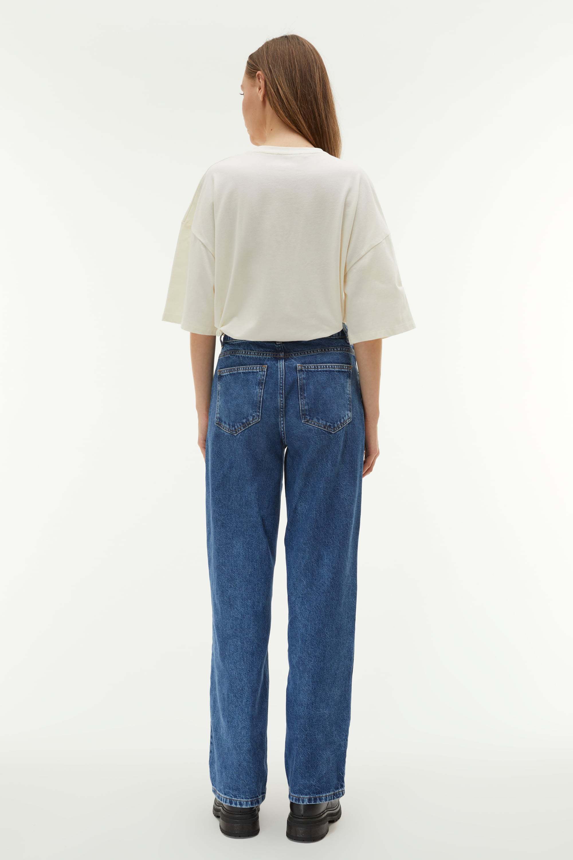 BİSİKLET YAKA OVERSIZE KISA KOLLU T-SHIRT