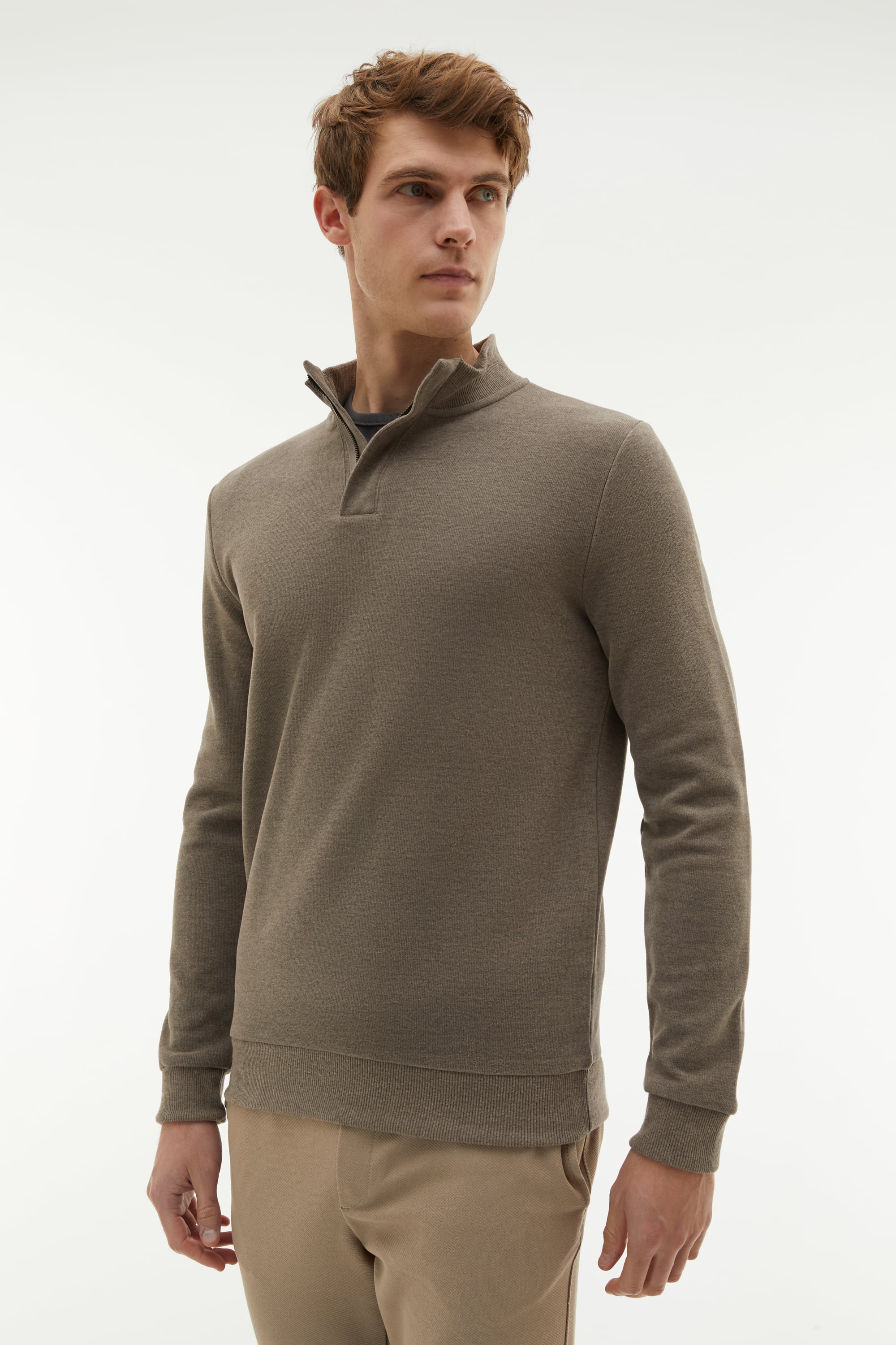 DİK YAKA ÖRME SWEATSHIRT