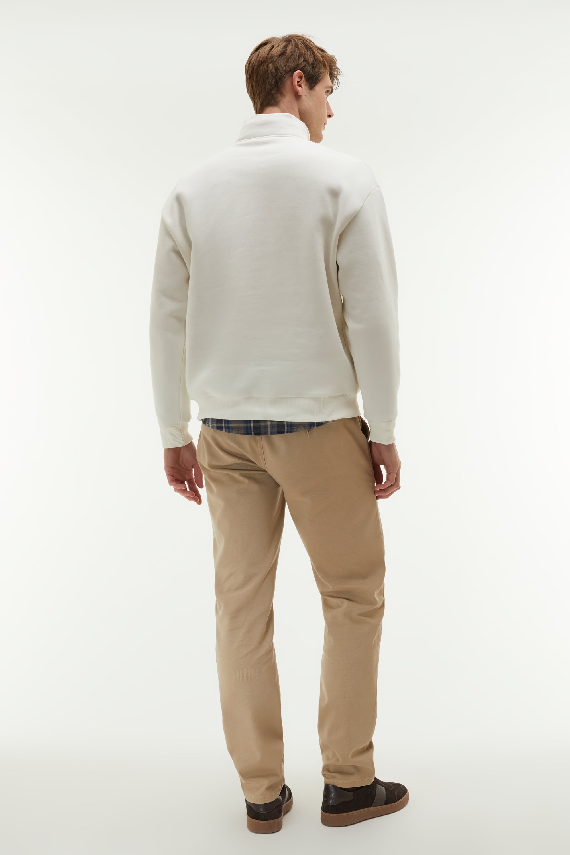 FERMUARLI DİK YAKA SWEATSHIRT