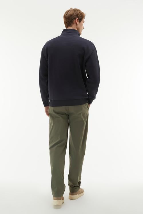  FERMUARLI DİK YAKA SWEATSHIRT