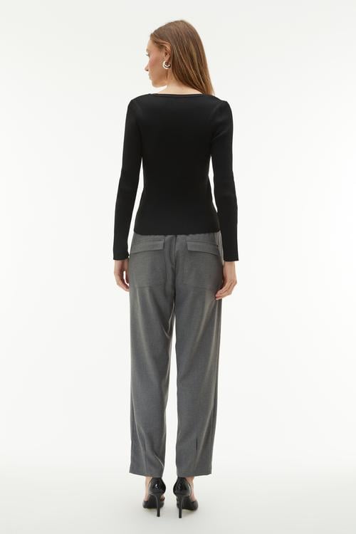 KARE YAKA FİTİLLİ DÜĞMELİ KAZAK