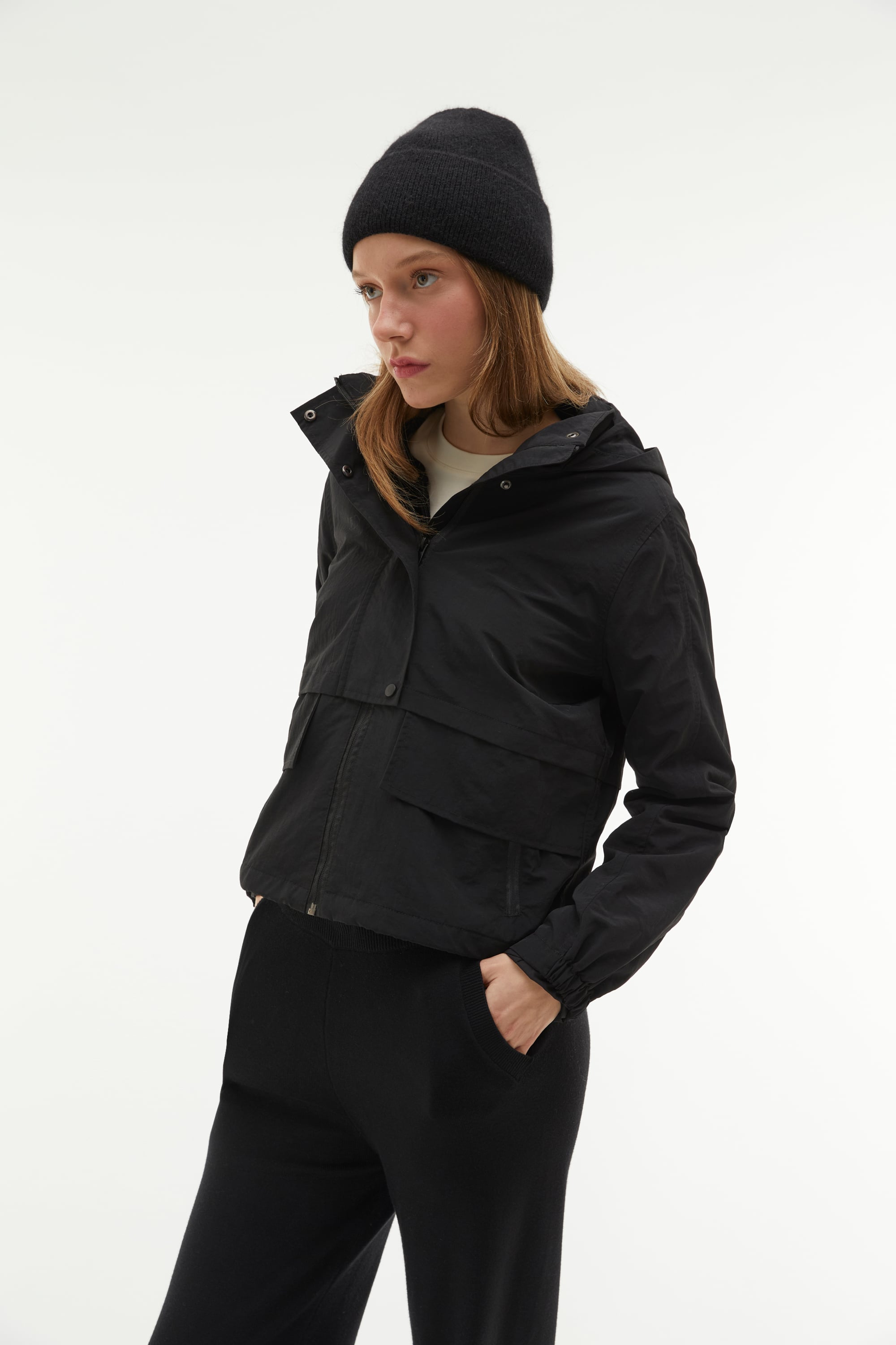 KAPÜŞONLU KISA YAĞMURLUK