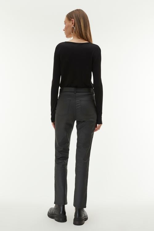  V YAKA UZUN KOLLU T-SHIRT