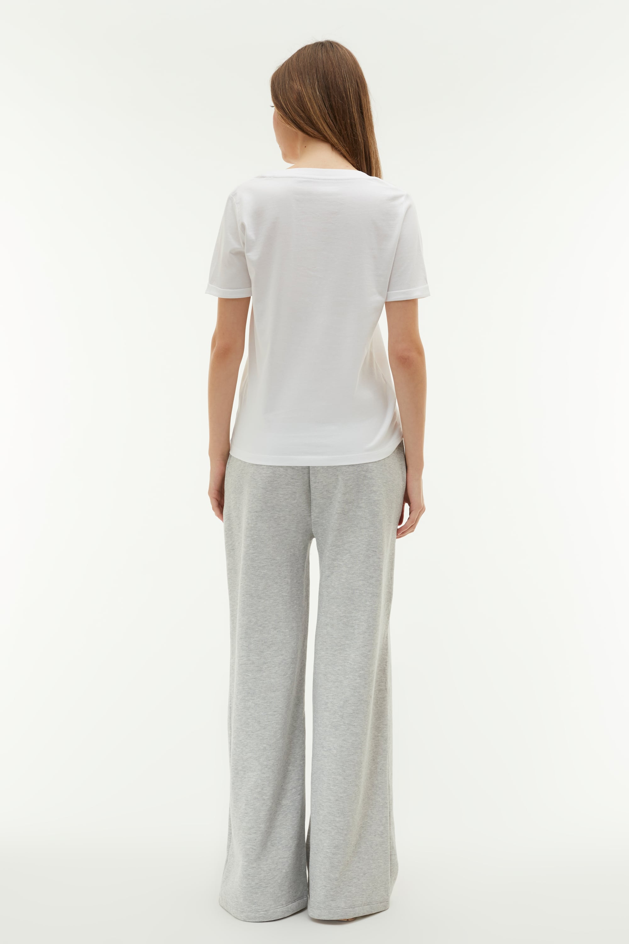 PAMUKLU V YAKA T-SHIRT