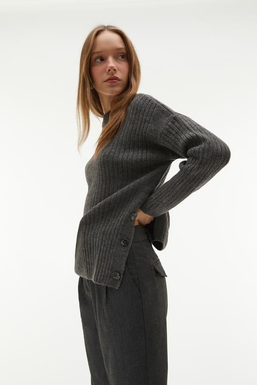 DÜĞME DETAYLI KAZAK