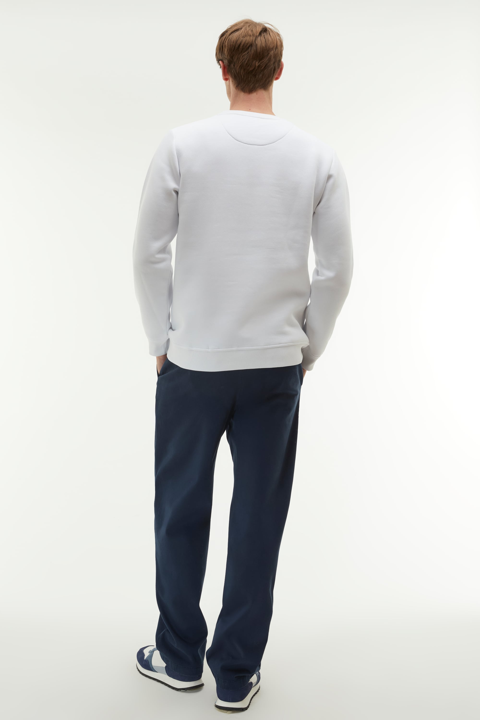 NAKIŞLI BİSİKLET YAKA SWEATSHIRT