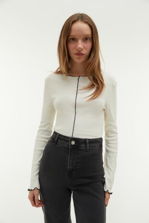  DİKİŞ DETAYLI BLUZ