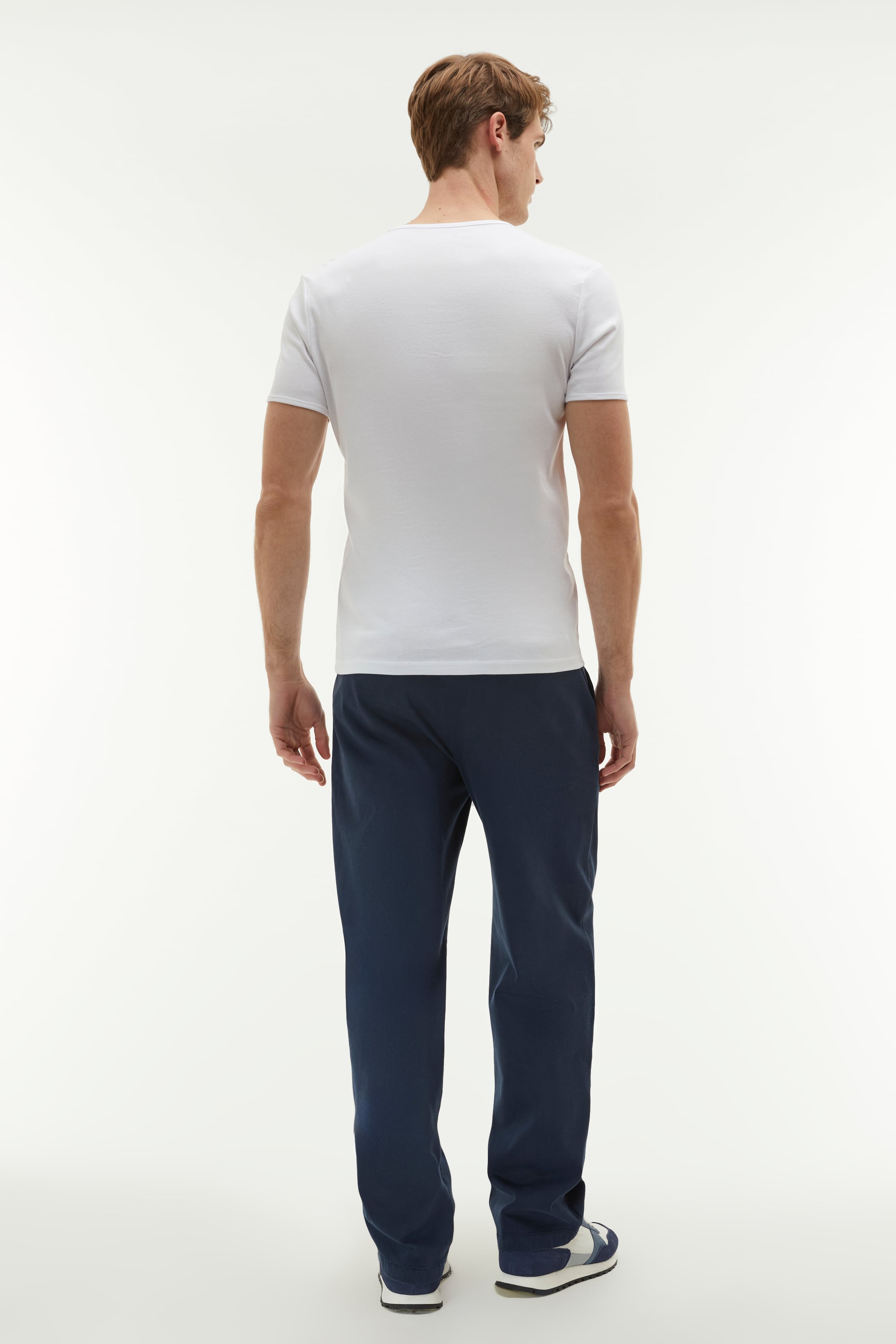 V YAKA REGULAR FIT T-SHIRT