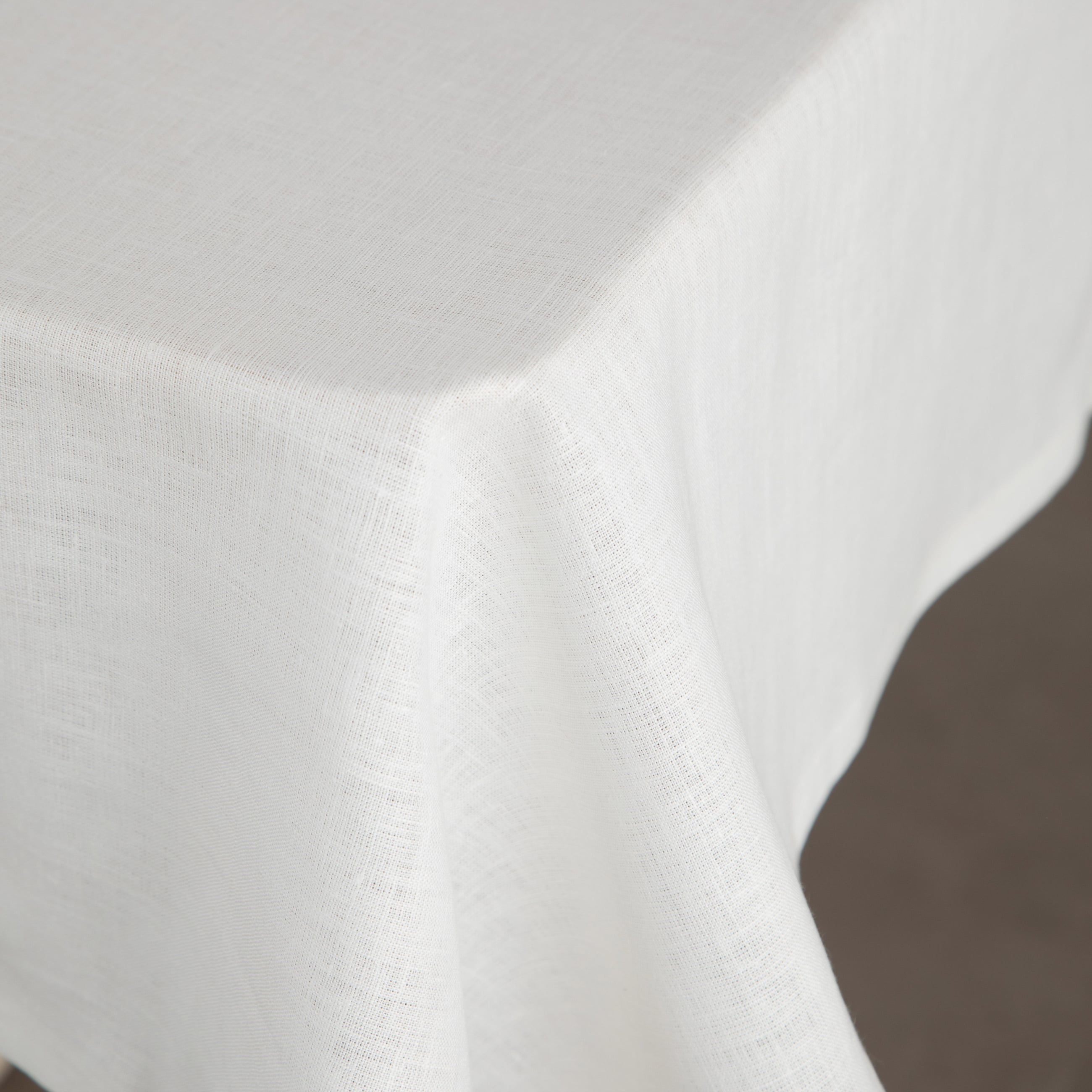 WHITNEY KETEN MASA ÖRTÜSÜ BEYAZ 140x180