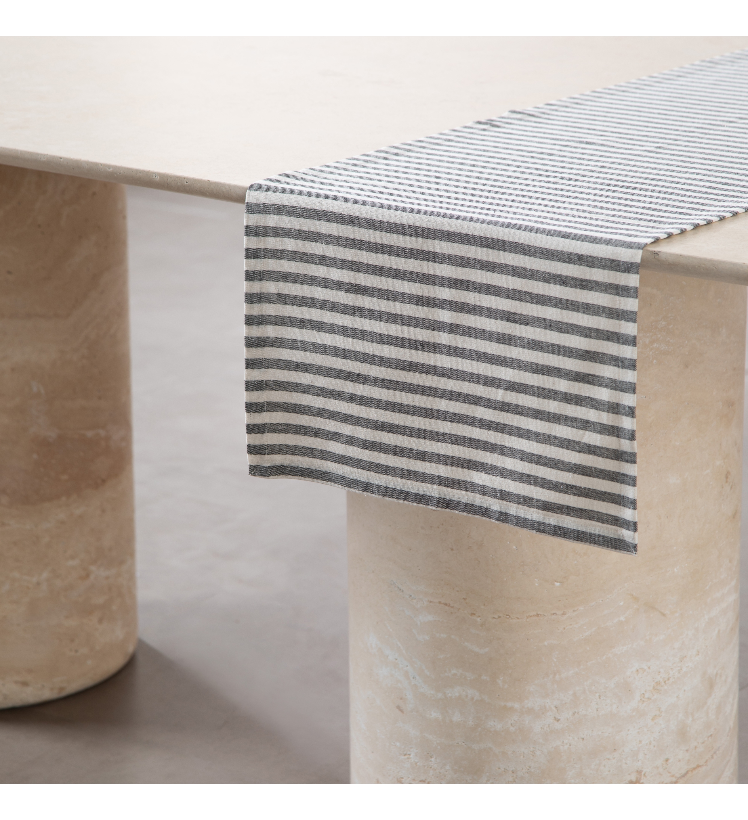 BETTY LINE RUNNER SİYAH ÇİZGİLİ 40X130