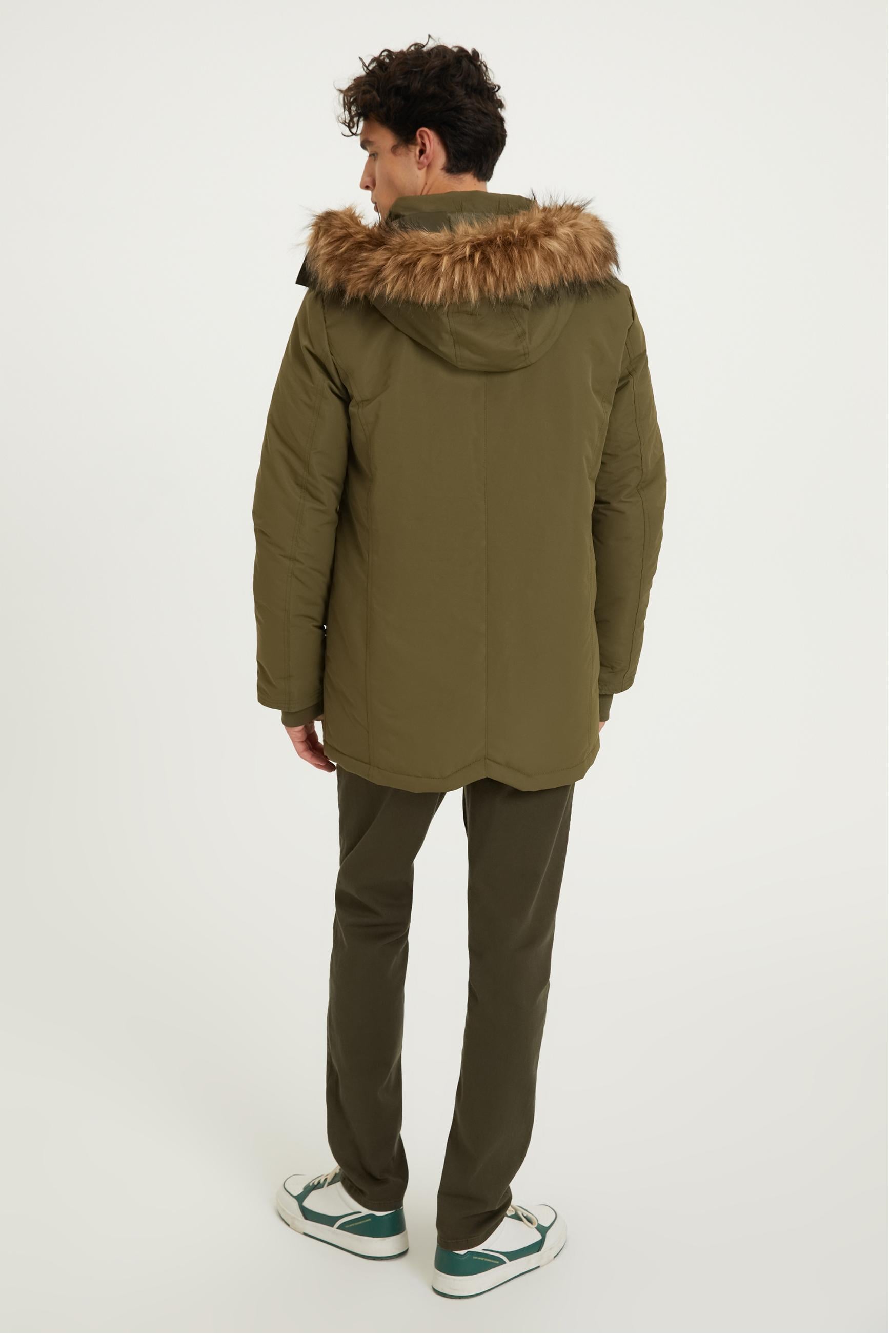 ÇIKARILABİLİR KAPÜŞONLU PARKA