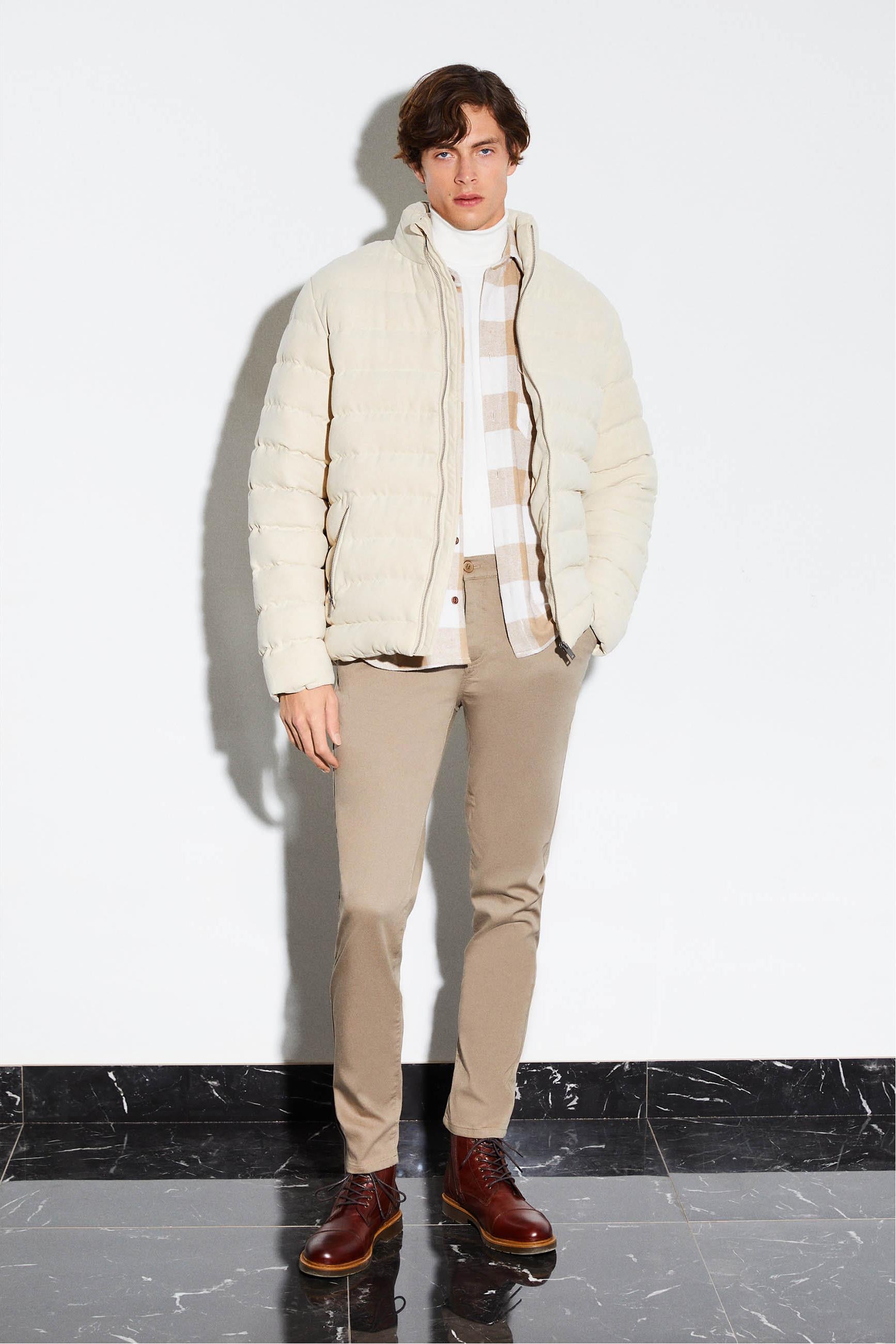 KAPİTONELİ DİK YAŞA ŞİŞME MONT