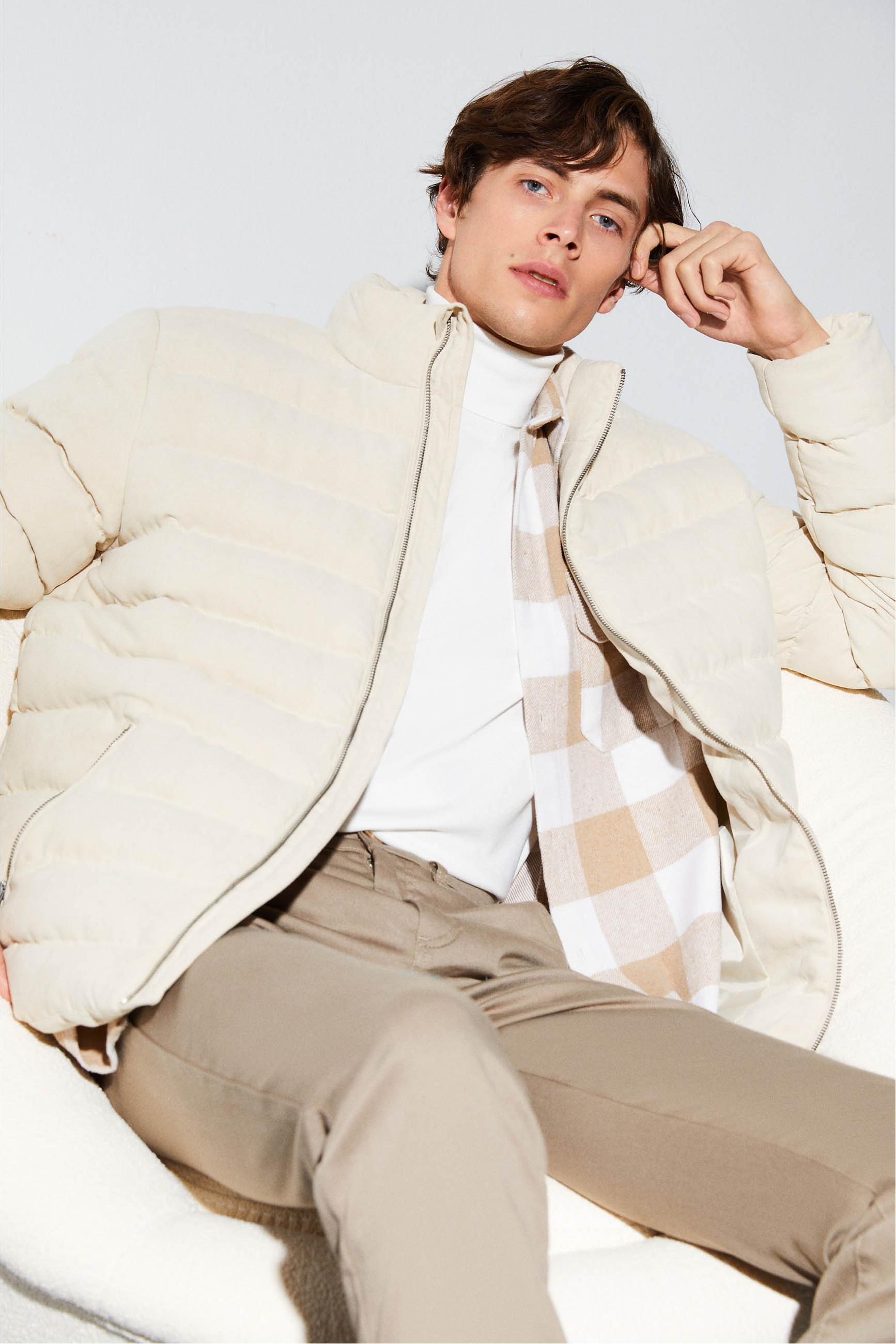 KAPİTONELİ DİK YAŞA ŞİŞME MONT