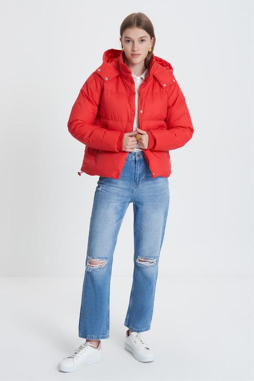  KAPİTONELİ KAPÜŞONLU ŞİŞME MONT