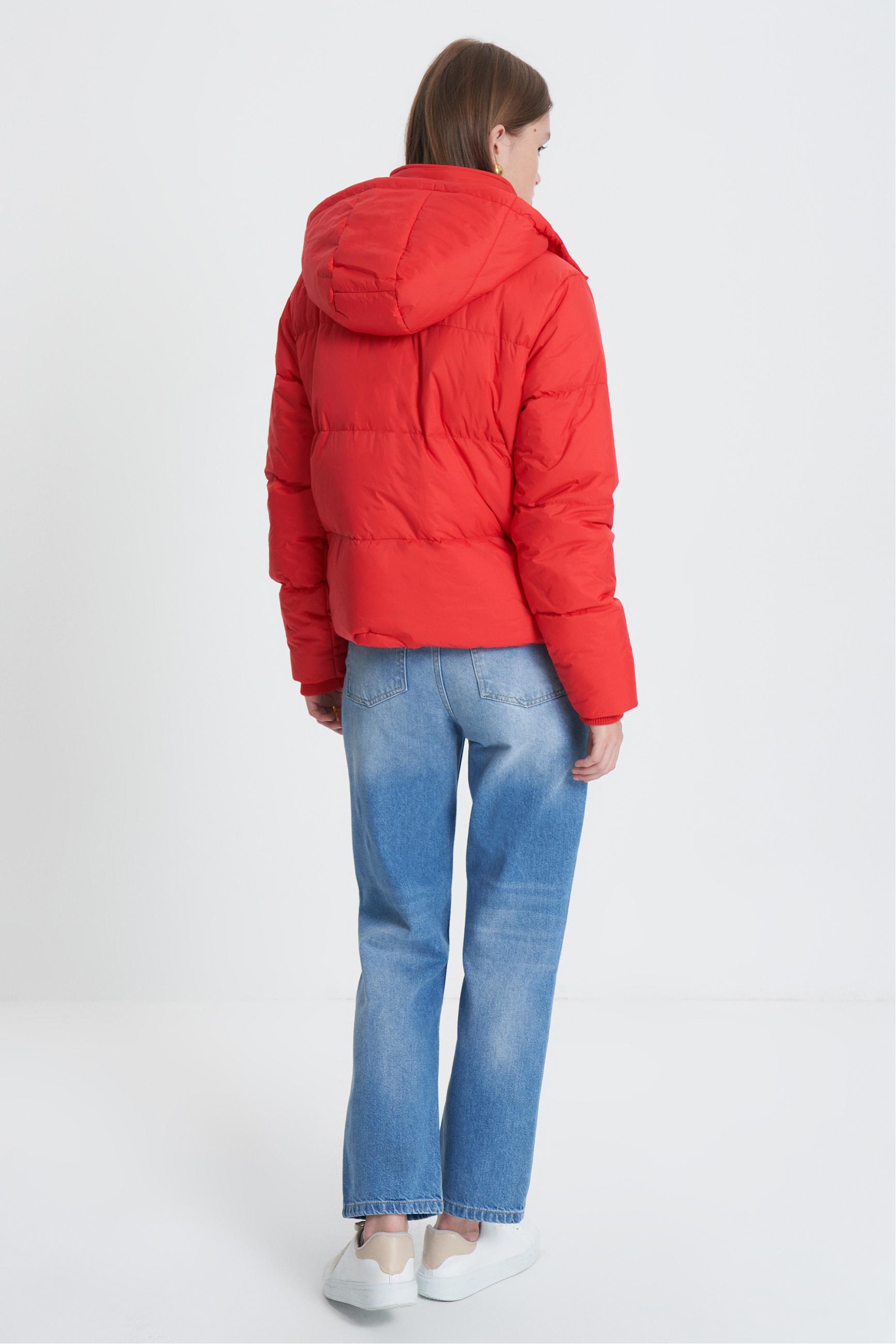 KAPİTONELİ KAPÜŞONLU ŞİŞME MONT