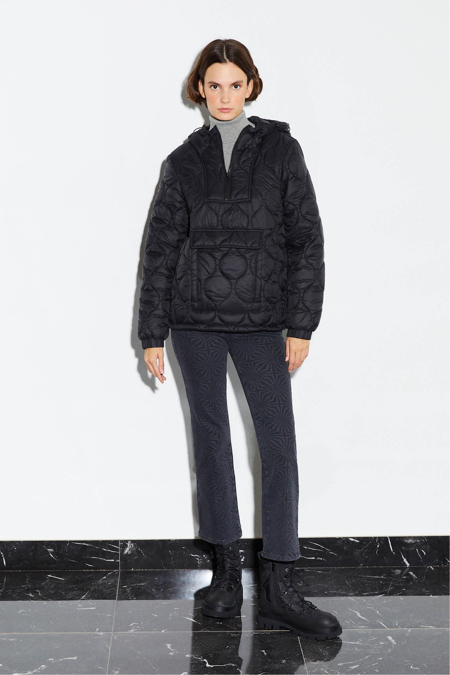 KANGURU CEPLİ KAPİTONELİ MONT