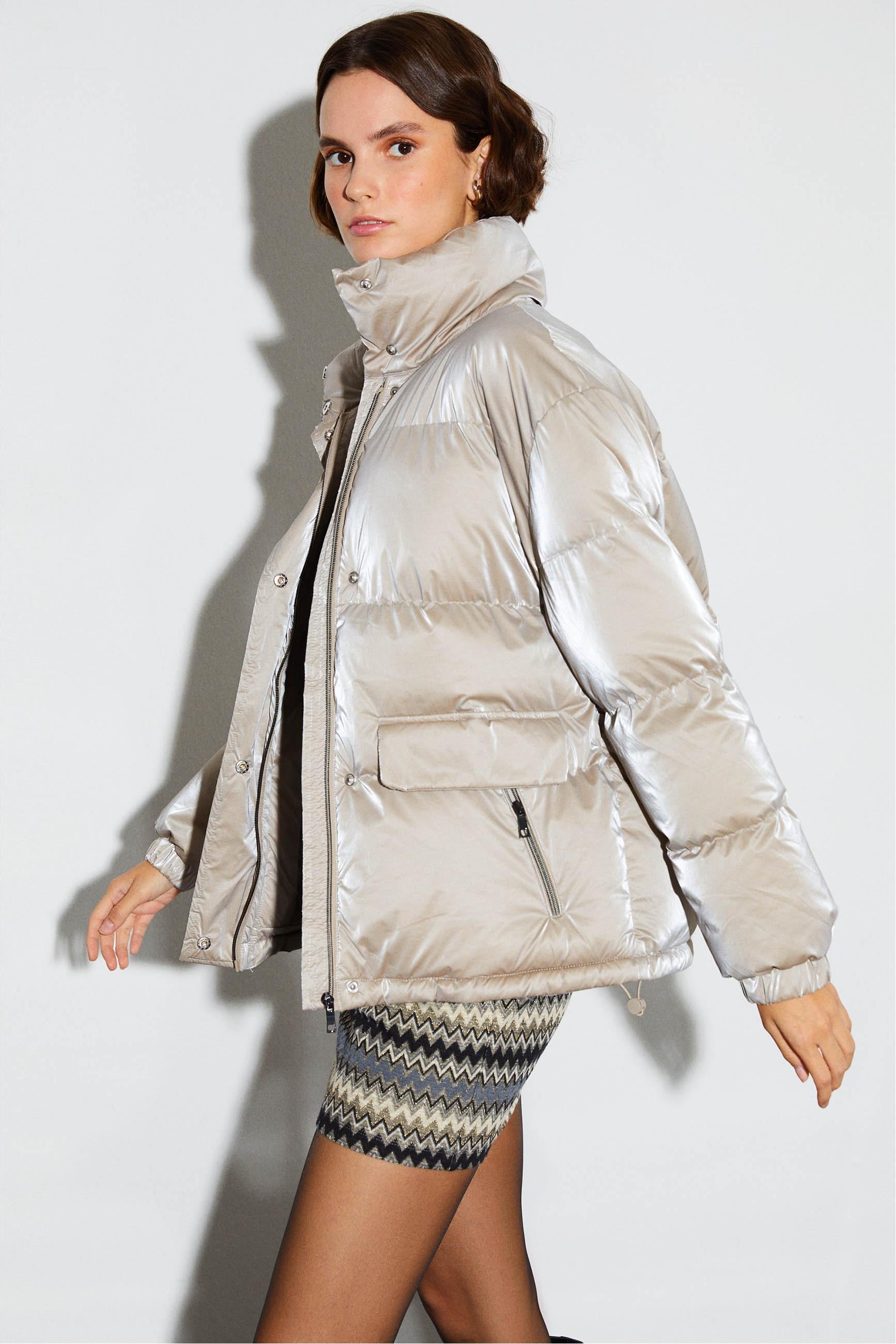 KAPİTONELİ DİK YAKA ŞİŞME MONT