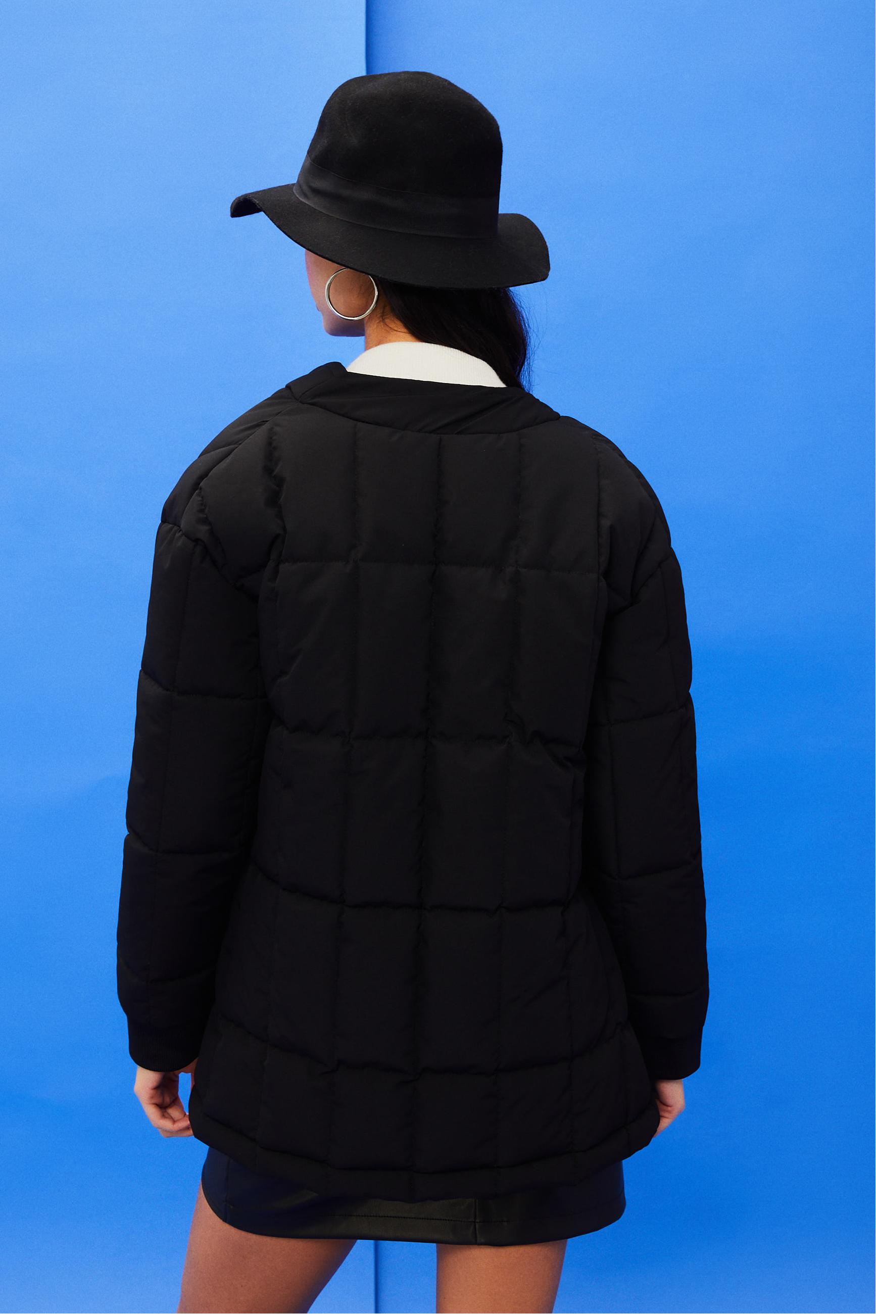 KAPİTONELİ KISA MONT