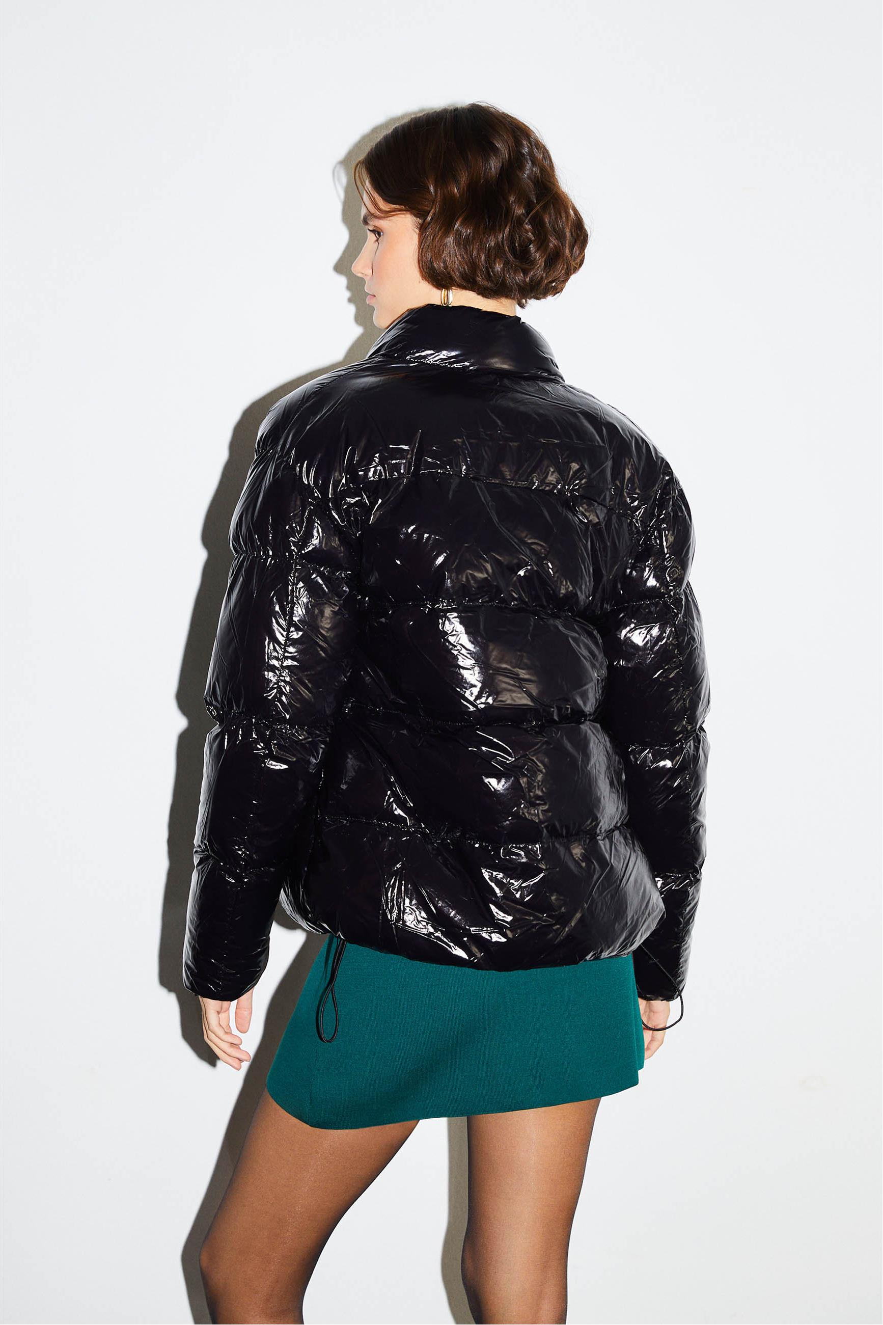 KAPİTONELİ KISA ŞİŞME MONT