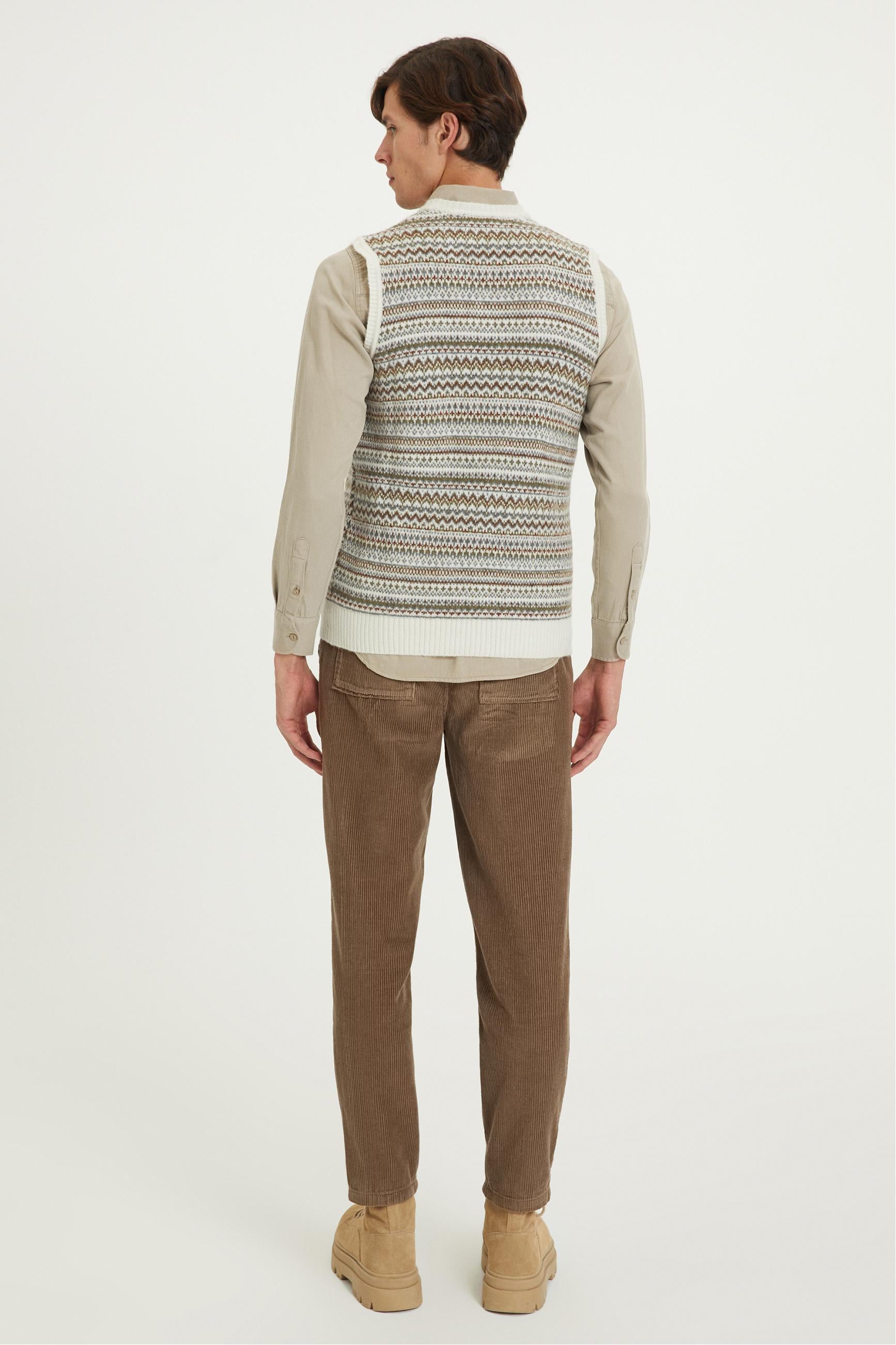 JAKARLI V YAKA  KOLSUZ KAZAK