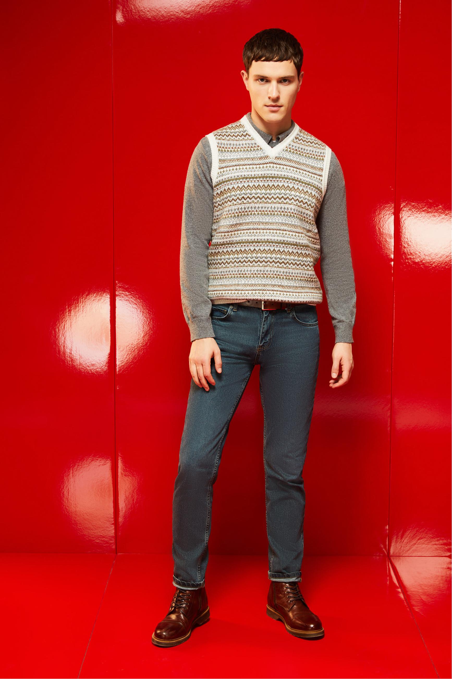 JAKARLI V YAKA  KOLSUZ KAZAK