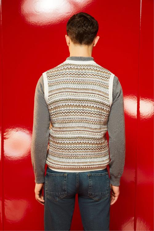  JAKARLI V YAKA  KOLSUZ KAZAK