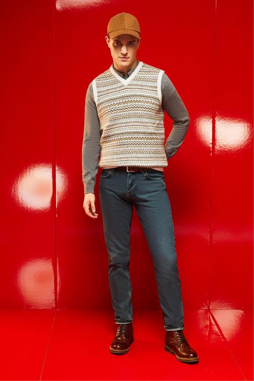  JAKARLI V YAKA  KOLSUZ KAZAK