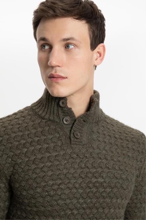  DİK YAKA TRİKO KAZAK