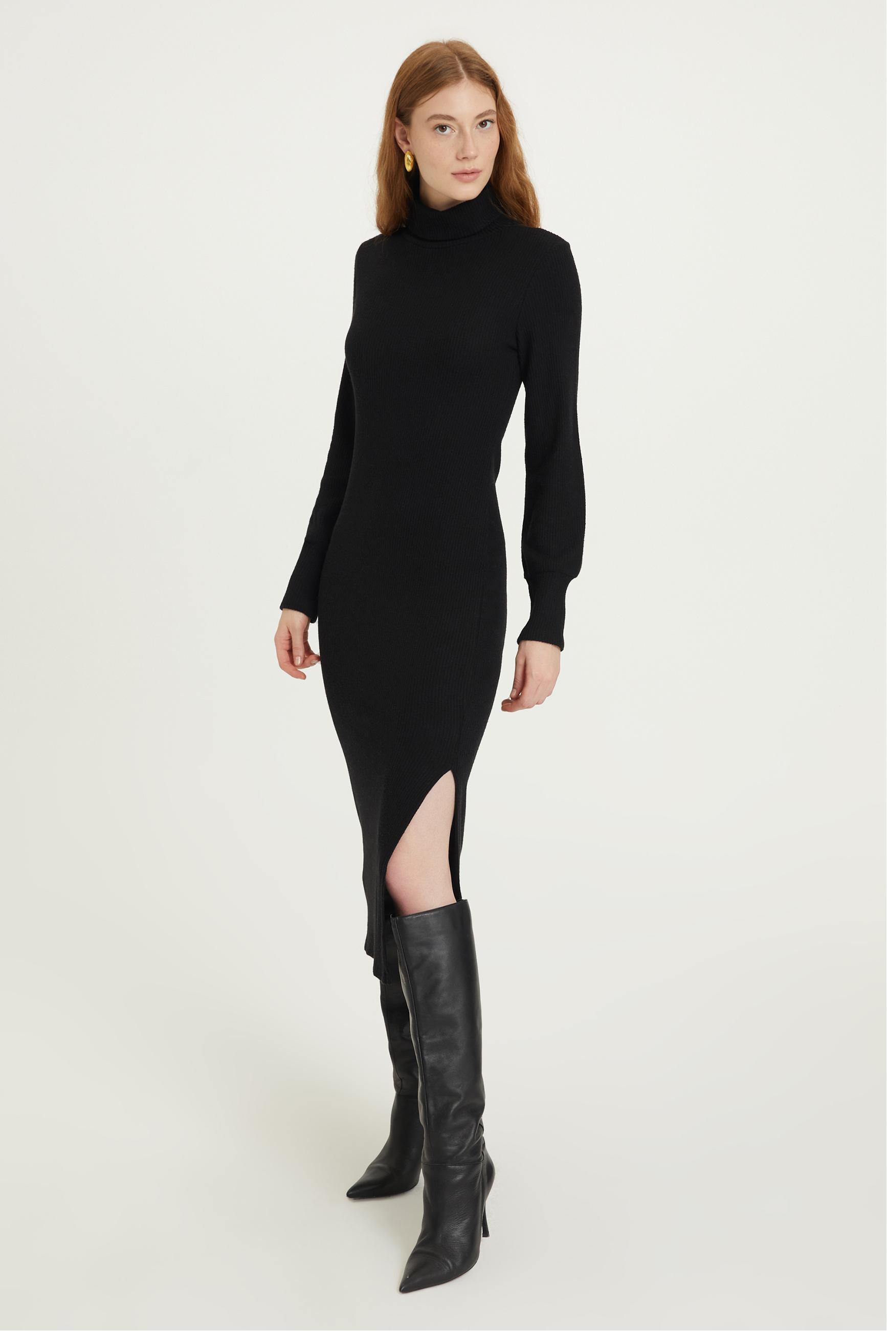 BALIKÇI YAKA YIRTMAÇLI DAR KESİM UZUN ELBİSE