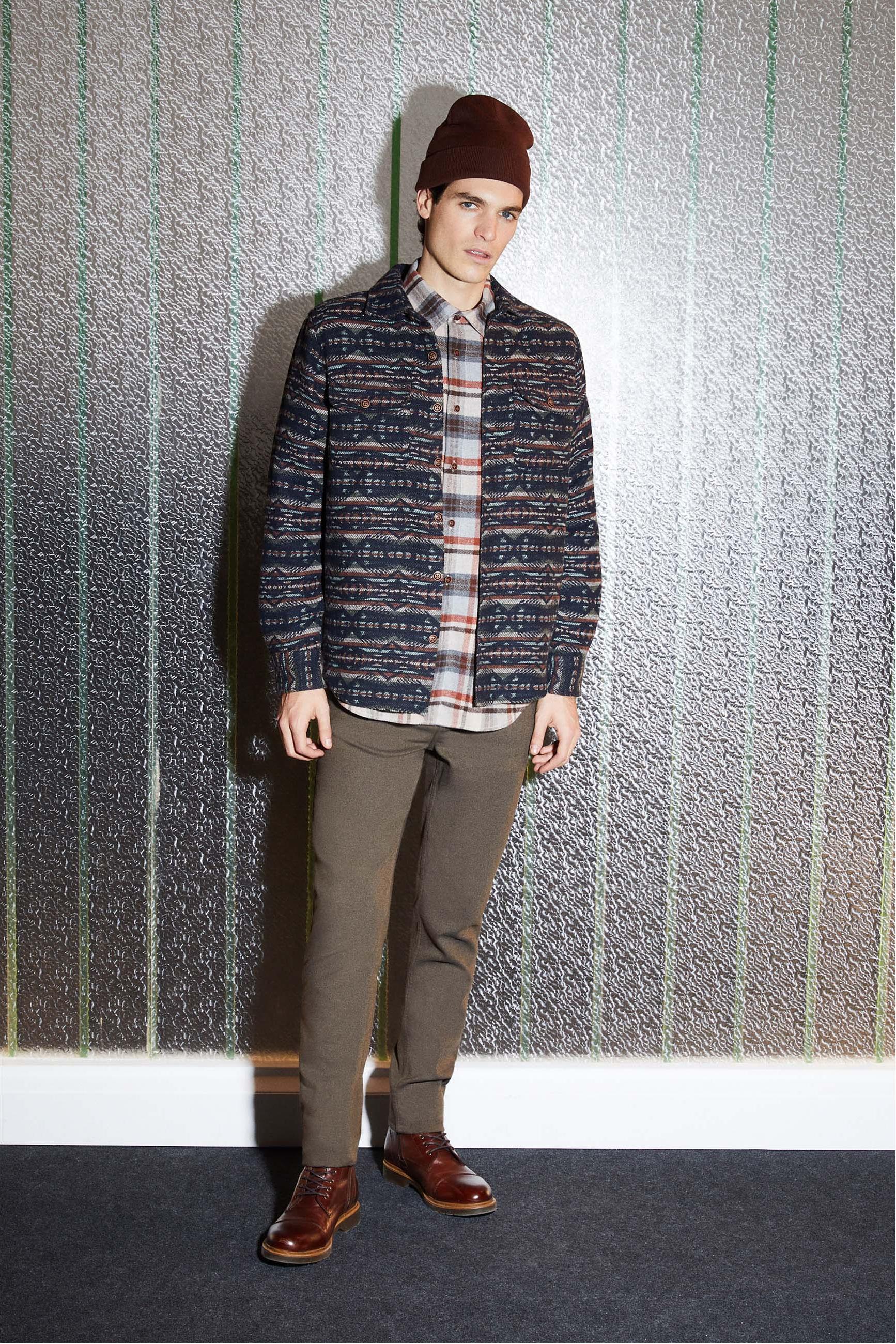 JAKARLI RAHAT KESİM GÖMLEK