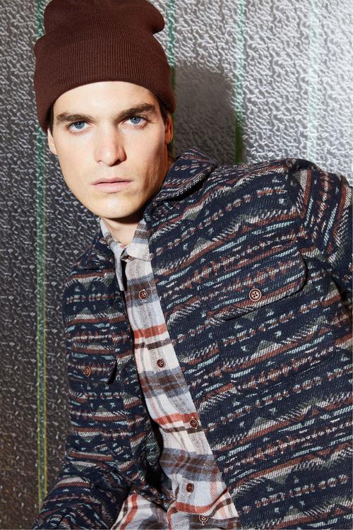  JAKARLI RAHAT KESİM GÖMLEK