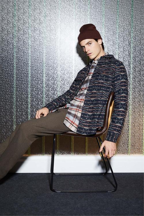  JAKARLI RAHAT KESİM GÖMLEK