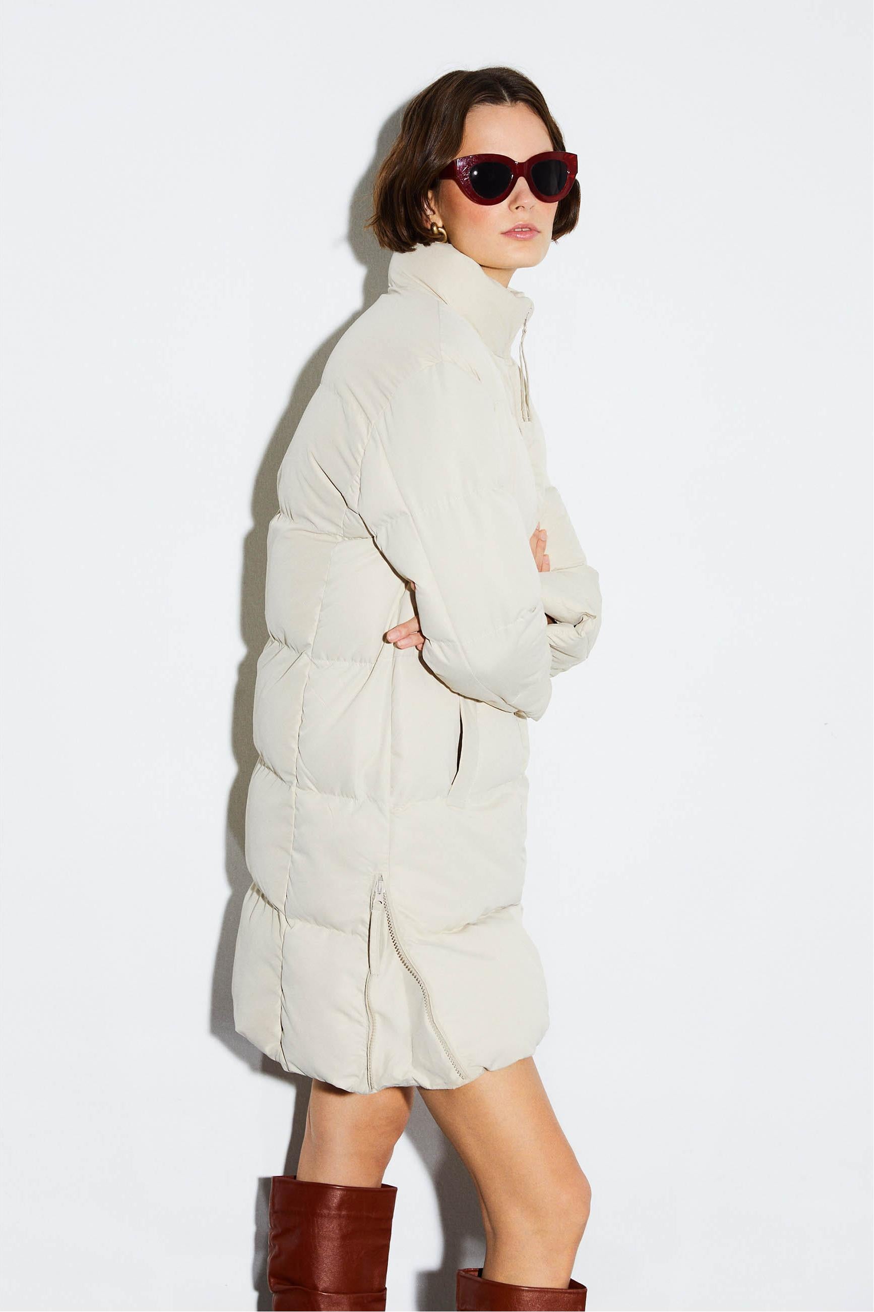 KAPİTONELİ DİK YAKA ŞİŞME MONT