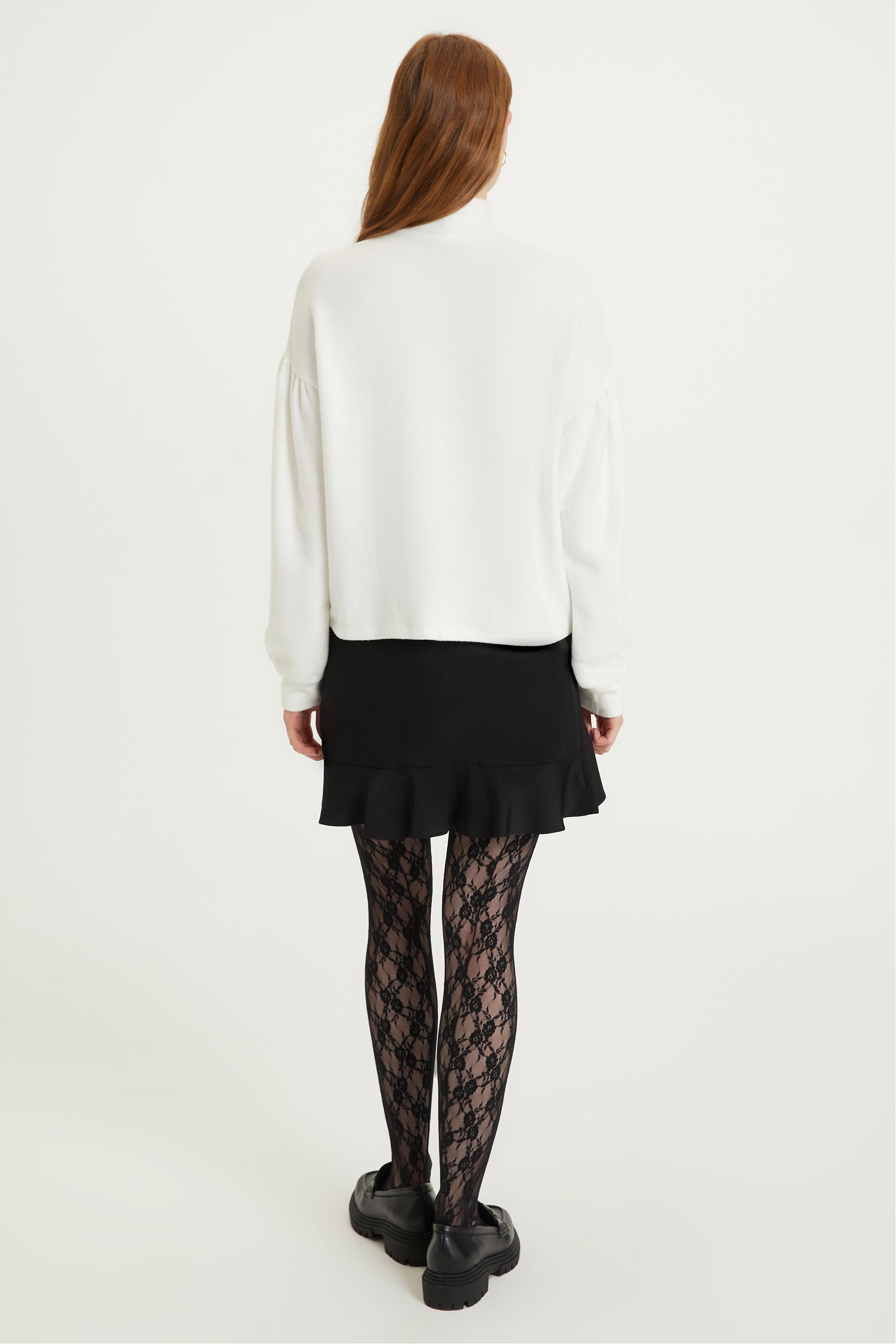 DİK YAKA TRİKO KAZAK